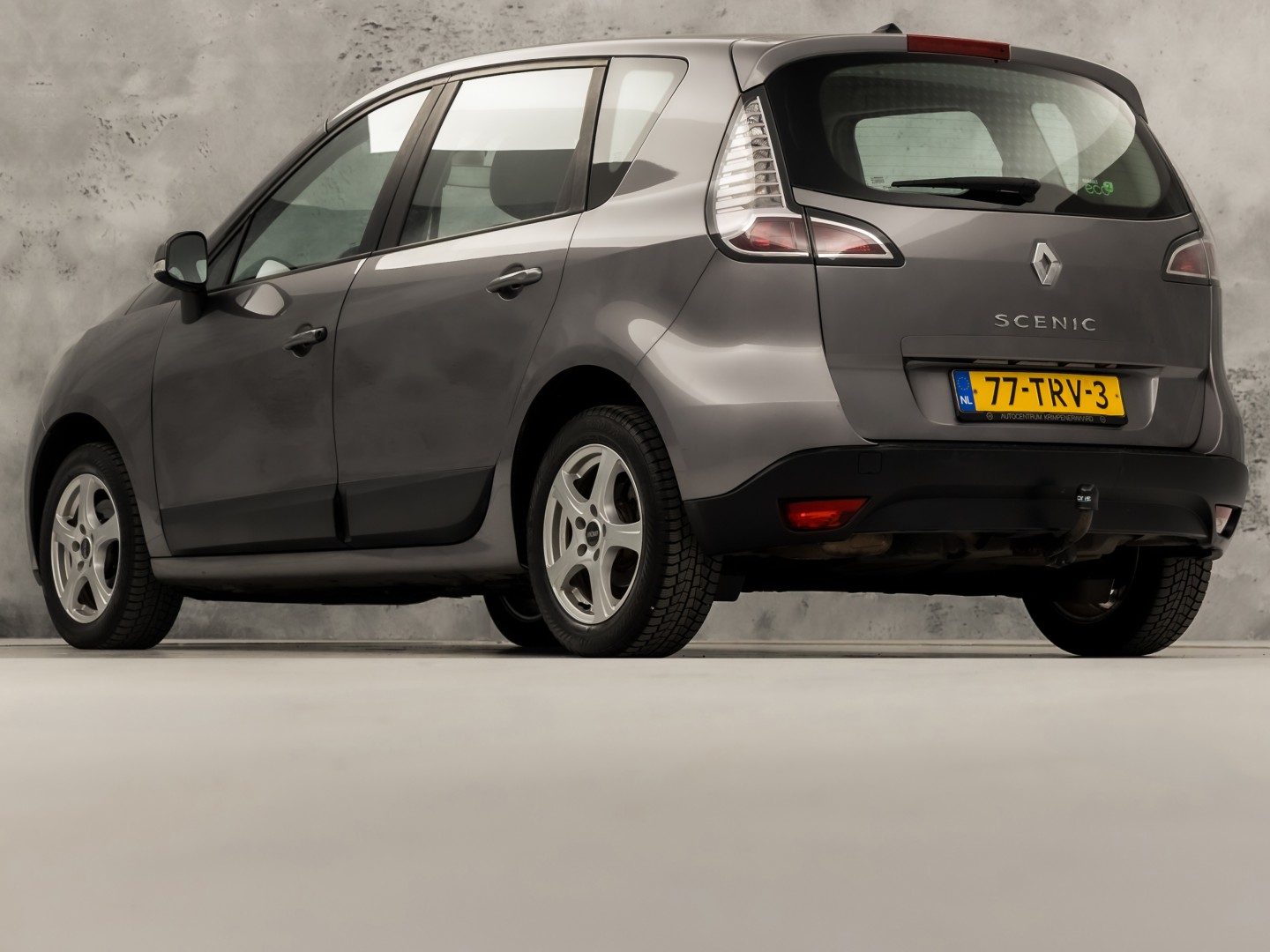 Renault Scénic 1.6 Sport (NAVIGATIE, AIRCO, CRUISE, TREKHAAK, SPORTSTOELEN, NIEUWE APK, NIEUWSTAAT)