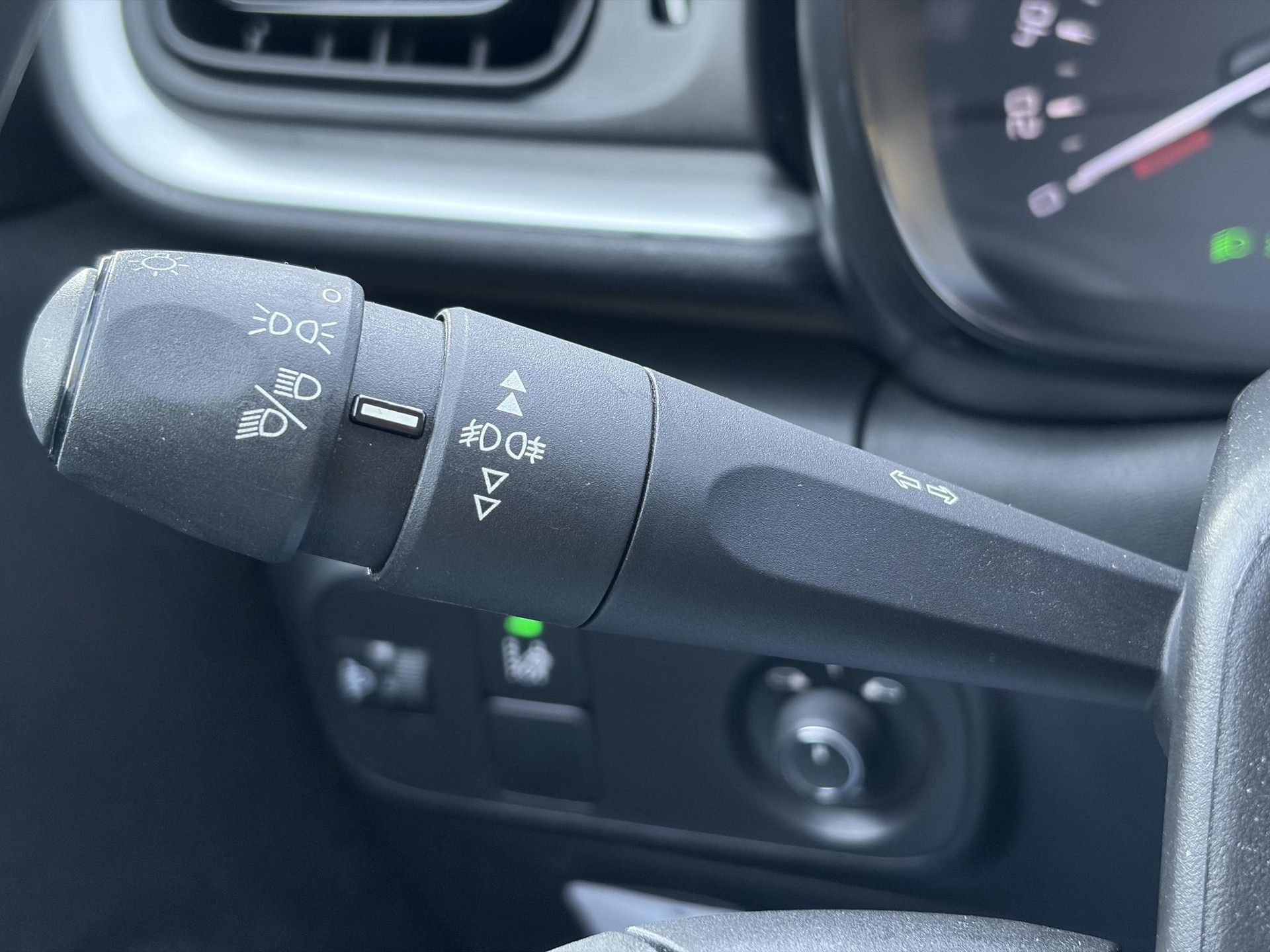 Citroen C3 1.2 PureTech S&S Feel D-riem vv in 2025,2e Eigenaar,Navi,Carplay,Clima,Cruise,Pdc,Rijstrooksensor,N.A.P,Apk tot 03-2028