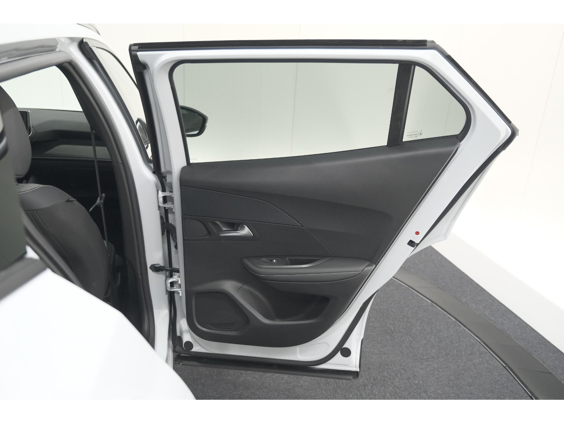 Peugeot 2008 PureTech 100 Allure | Apple Carplay | Parkeersensoren | Climate Control | Cruise Control