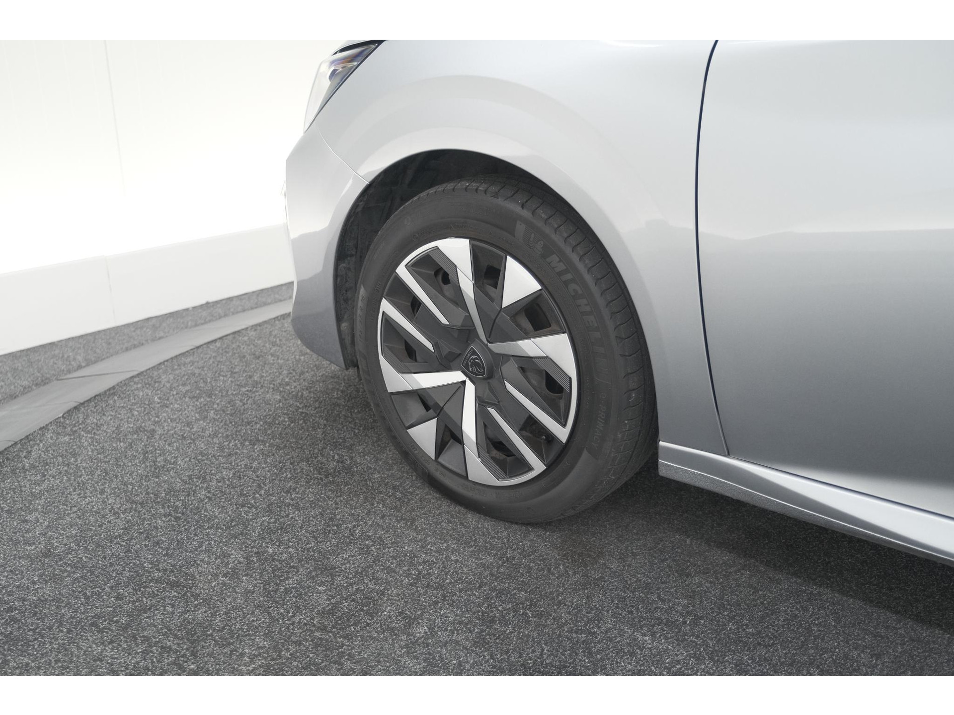 Peugeot 208 PureTech 100 Active | Parkeersensoren | Navigatie | Apple Carplay