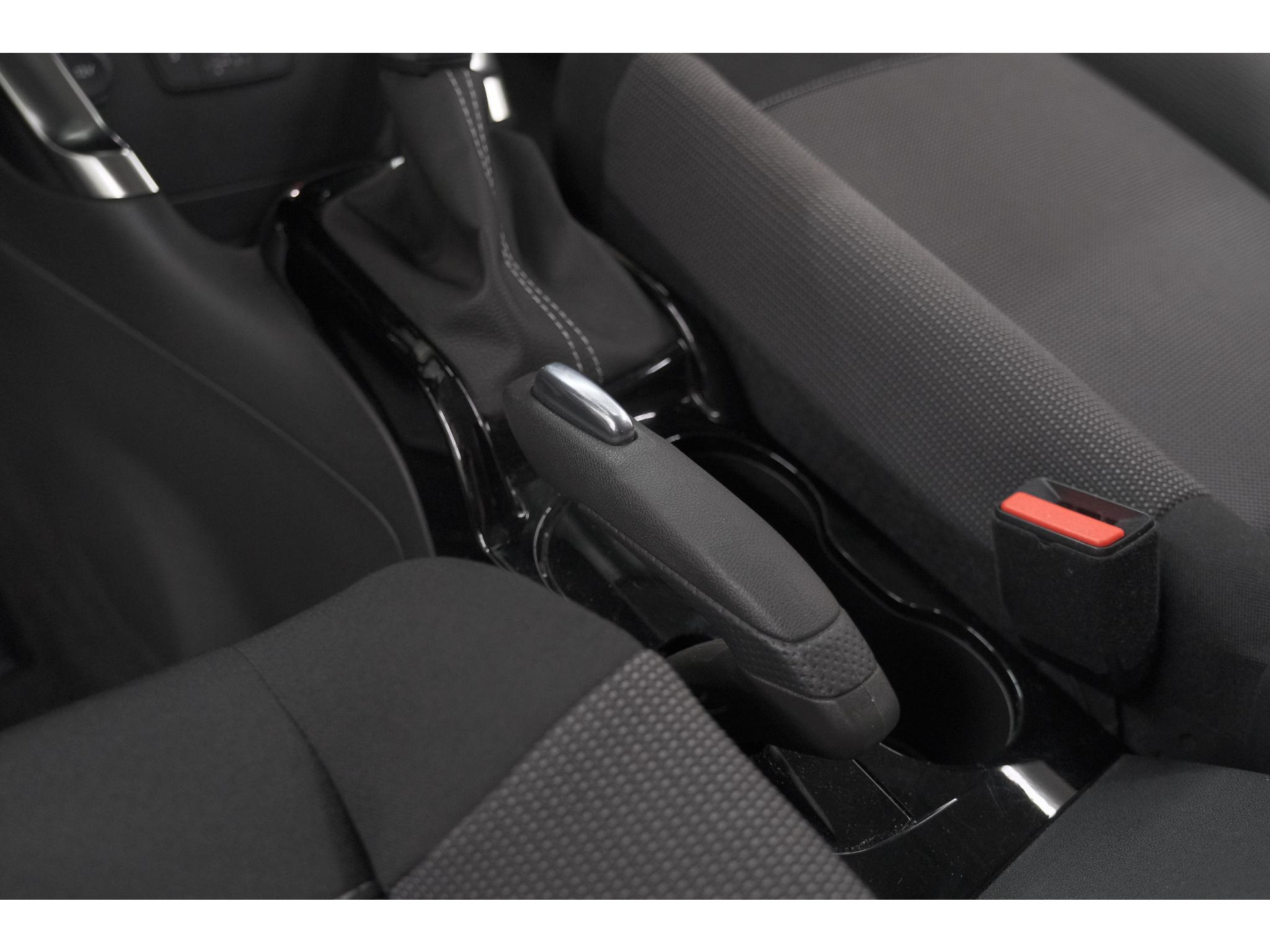 Citroen C3 Aircross PureTech 130 EAT6 Shine | Parkeersensoren | Apple Carplay | Stoelverwarming