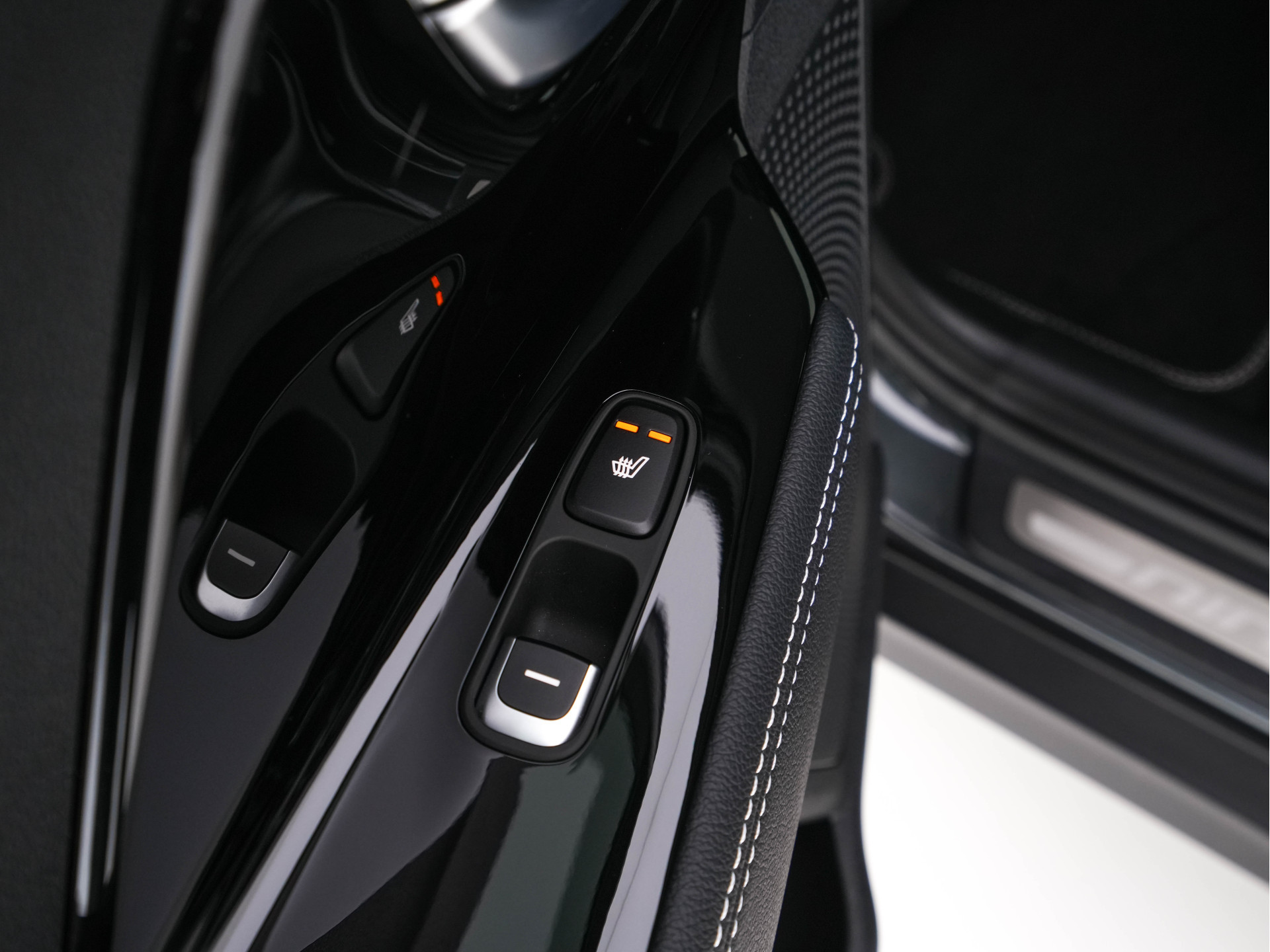 Kia e-Niro DynamicPlusLine 64 kWh [ 3-Fase ] { SOH-99% } (INCL-BTW) Aut. *FULL-LEATHER | NAVI-FULLMAP | DAB | ADAPT.CRUISE | BLINDSPOT | CAMERA | HEATED/COOLED-COMFORTSEATS | KEYLESS | JBL-SOUND | MEMORY-PACK | DIGI-COCKPIT | SHIFT-PADDLES | ...