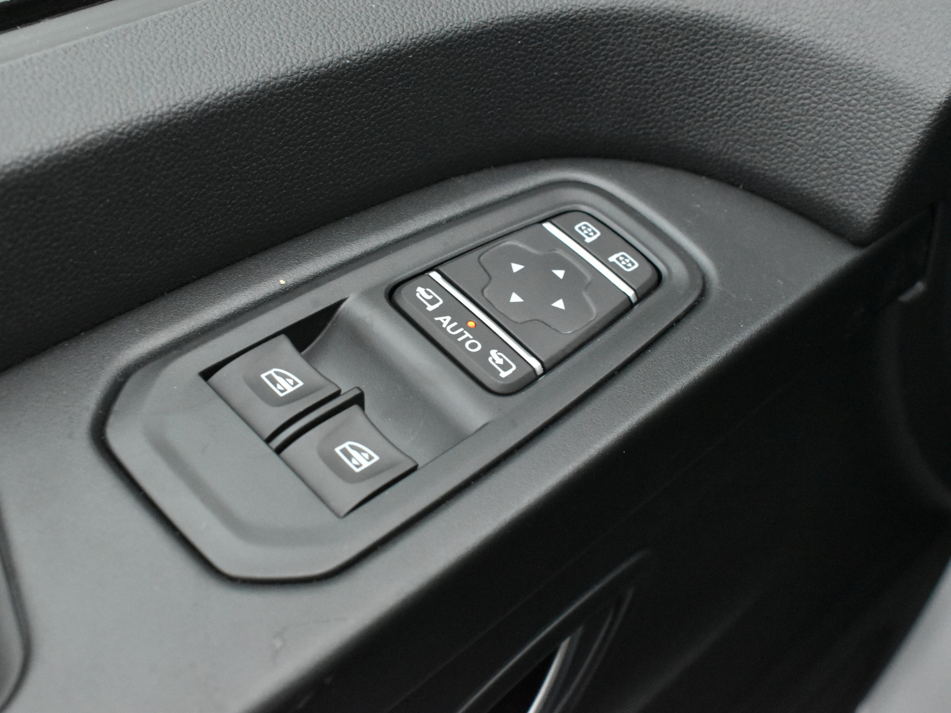 Renault Trafic 170PK L2H1 Extra DC DUBBEL CABINE | ANNIVERSARY BLACK EDITION | CAMERA | Stoelverwarming | NAVI