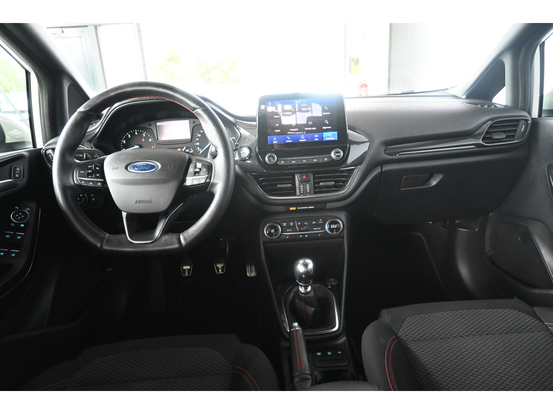 Ford Fiesta 1.0 EcoBoost ST-Line Navigatie Stuur/Stoelverwarming LED Carplay Rijklaarprijs! Inruil Mogelijk!
