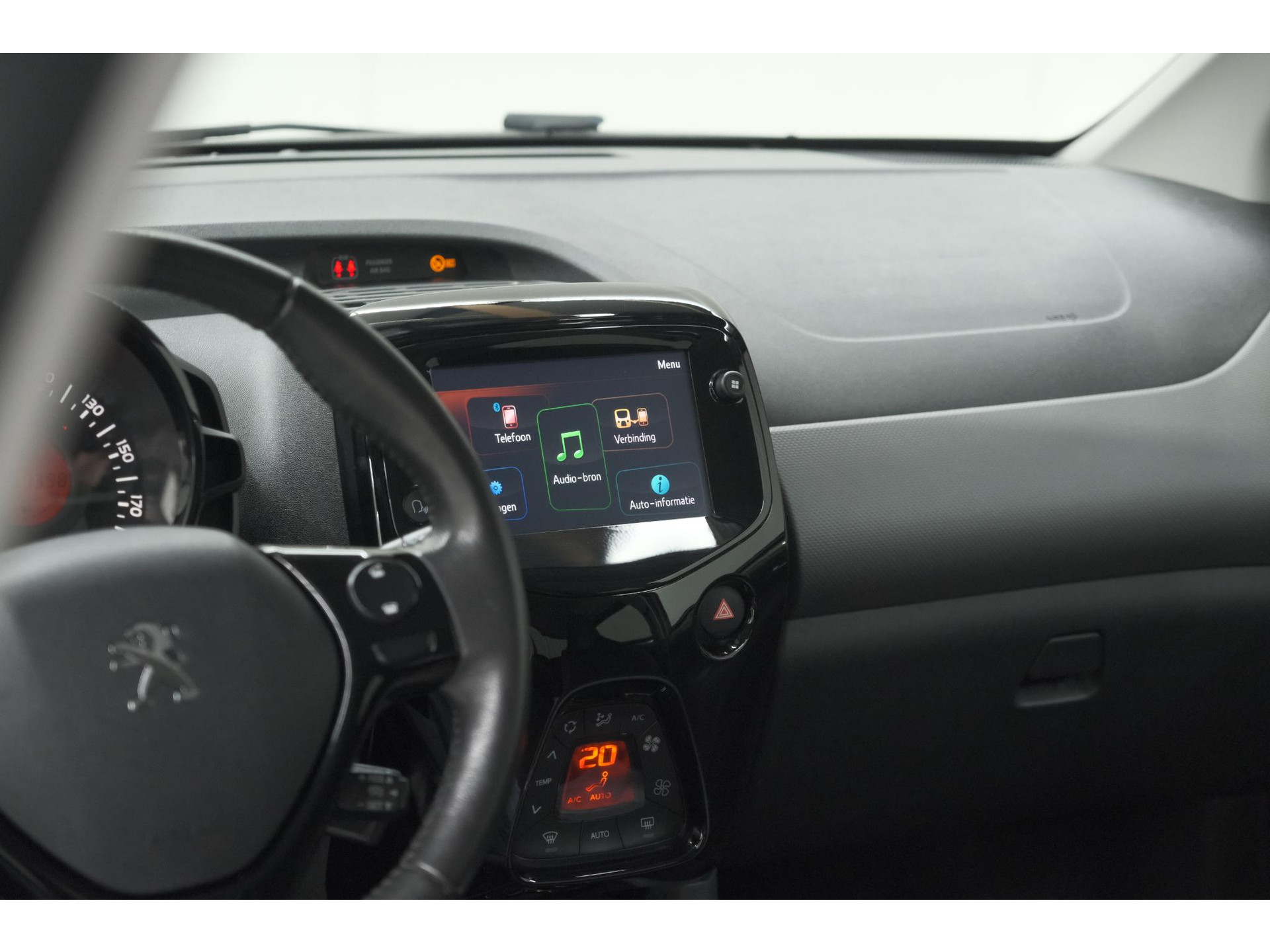 Peugeot 108 1.0 e-VTi Allure | Camera | Climate Control | Apple Carplay | 15 Inch Lichtmetalen Velgen