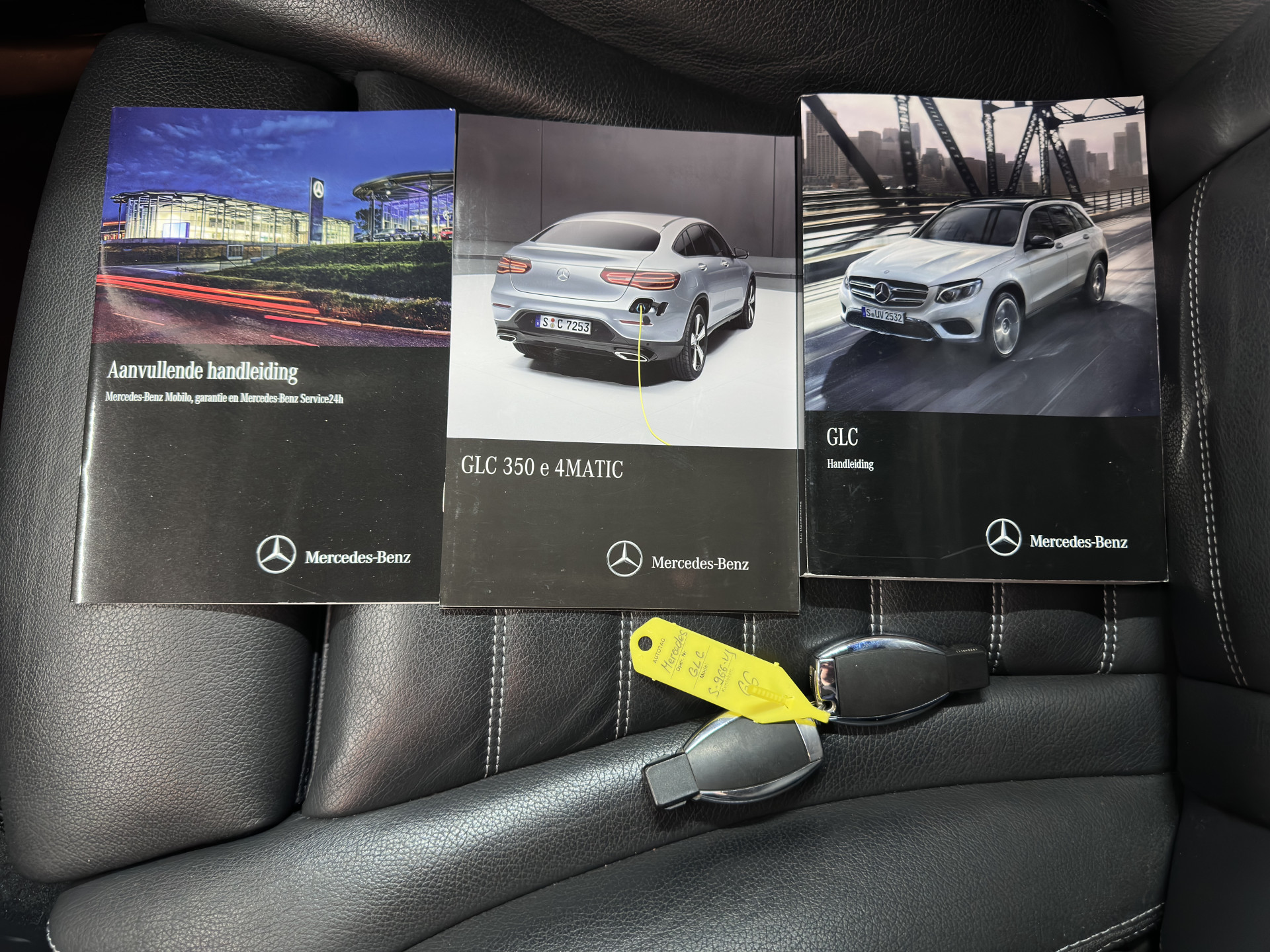 Mercedes-Benz GLC-klasse 350e 4MATIC Premium Plus Plug-in Aut. *LEATHER | FULL-LED | BLIND-SPOT | HEATED-SPORTSEATS | CAMERA | KEYLESS | AIR-SUSPENSION | ADAPTIVE-CRUISE | PRIVACY-GLASS | NAVI-FULLMAP | 20''ALU*