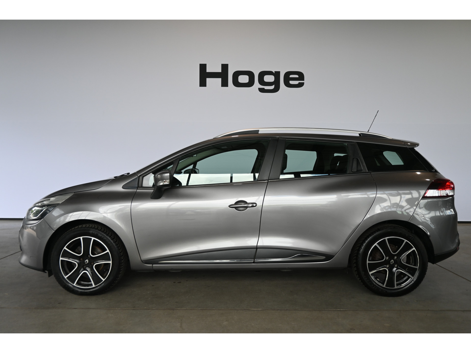 Renault Clio Estate 1.5 dCi ECO Dynamique Airco Navigatie Cruise control Lichtmetaal PDC Inruil Mogelijk!