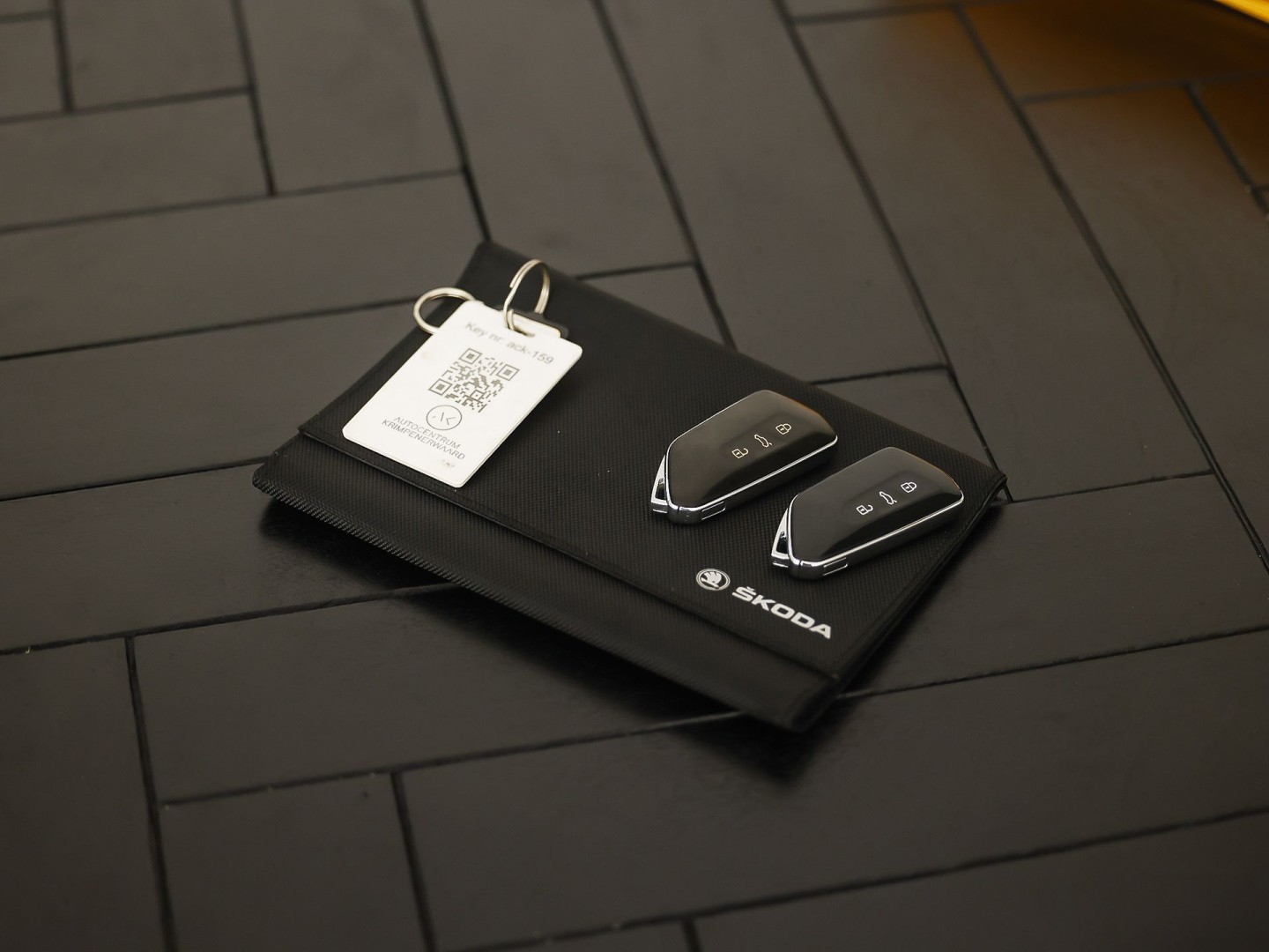 Škoda Octavia Combi 1.0 TSI Sport (KUIPSTOELEN, 1e EIGENAAR, APPLE CARPLAY, GROOT NAVI, GETINT GLAS, ZWART HEMEL, KEYLESS, NIEUWSTAAT)