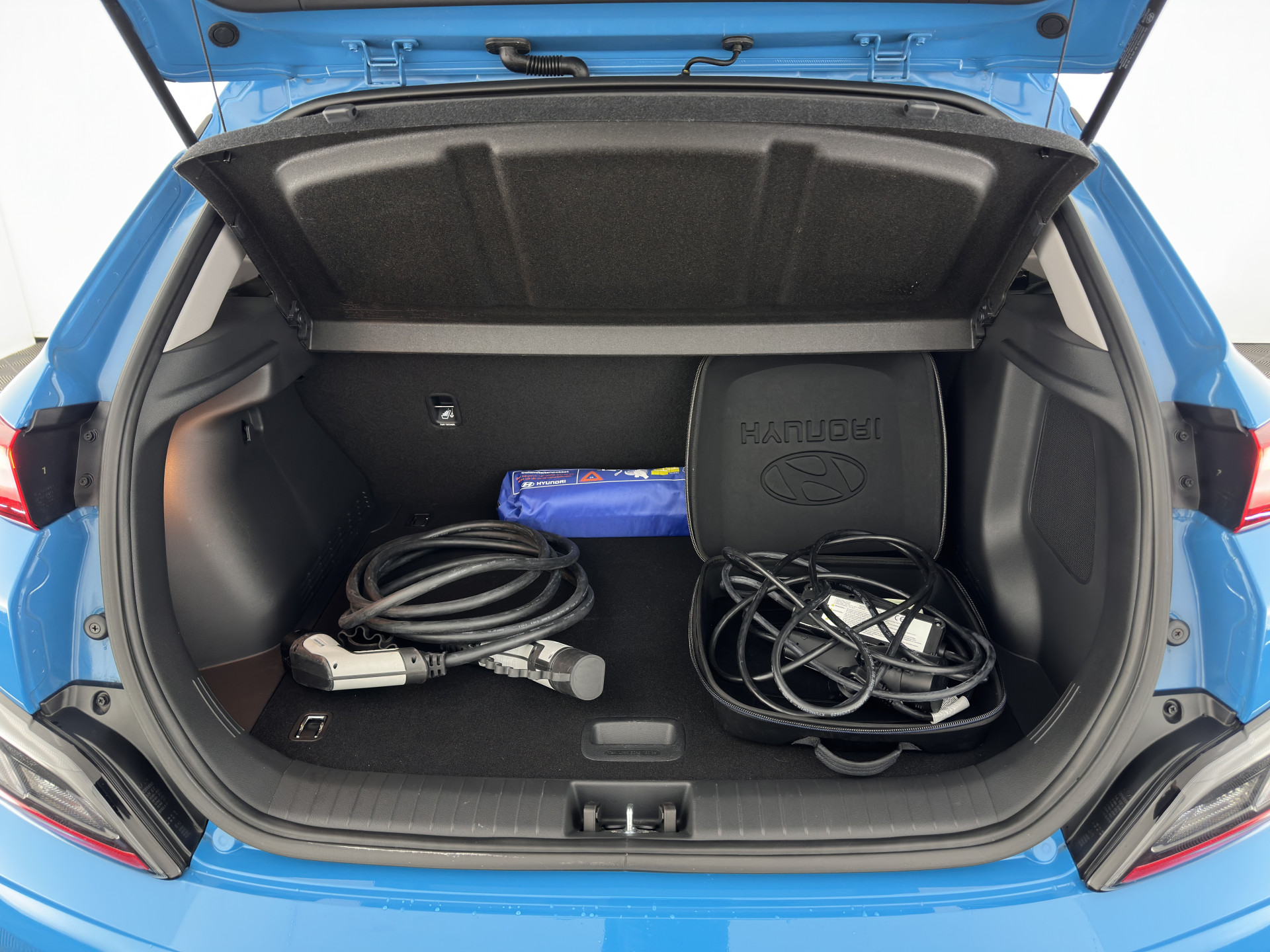 Hyundai Kona EV Fashion 39 kWh [ 3-Fase ] {SOH-100%} (INCL-BTW) Aut.*HEATPUMP | HEAD-UP | NAVI-FULLMAP | DIGI-COCKPIT | FULL-LED | KRELL-AUDIO | LANE-ASSIST | KEYLESS | CAMERA | SHIFT-PADDLES | DAB | ADAPTIVE-CRUISE | COMFORT-SEATS | 17"ALU*