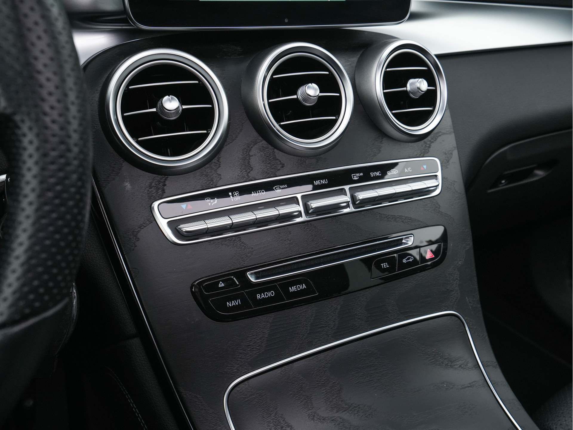 Mercedes-Benz GLC-klasse Coupé 350 d 4Matic AMG-Sportpack Premium Plus Aut. *PANO | LEATHER | FULL-LED |  NAVI-FULLMAP | ECC | CAMERA | PDC | SHIFT-PADDLES | CRUISE | AMBIENT-LIGHT | TOWBAR | HEATED-SPORTSEATS | PRIVACY-GLASS | 20"ALU*