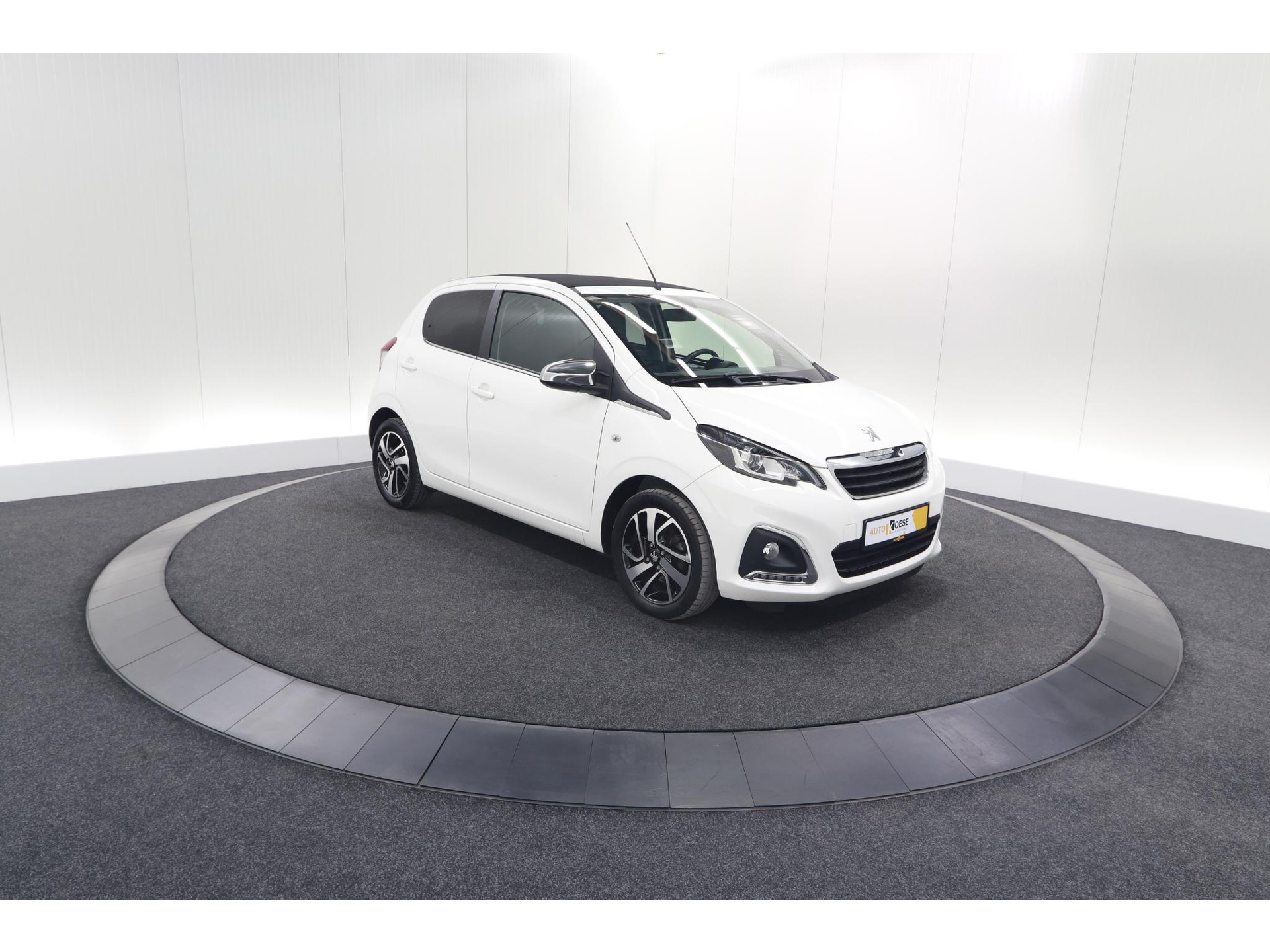 Peugeot 108 1.0 e-VTi Allure TOP! | Elektrisch Vouwdak | Camera | Navigatie | Climate Control