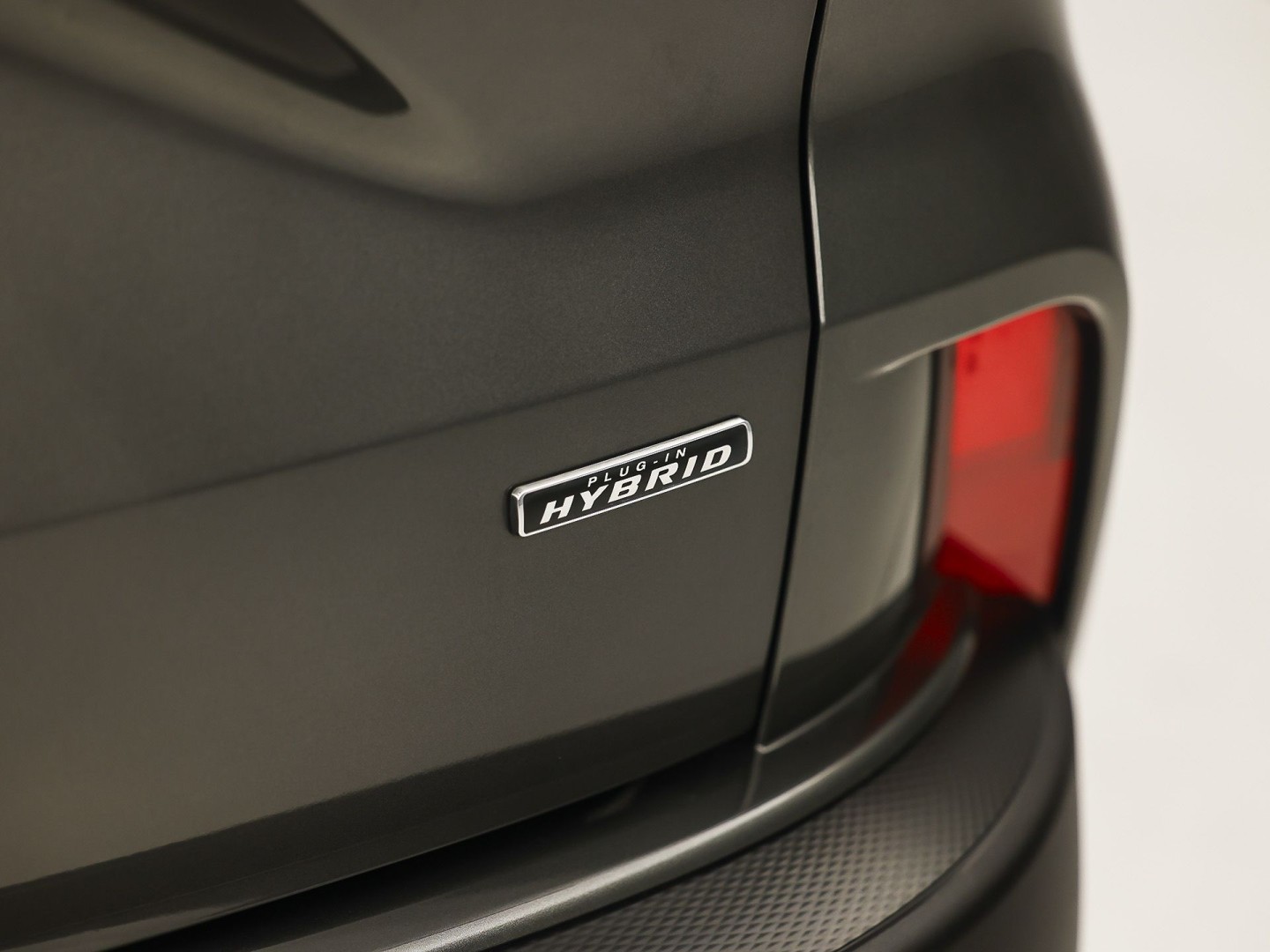 Ford Kuga 2.5 PHEV Titanium X 225Pk Automaat (SOH 87,6%, VIRTUAL COCKPIT, APPLE CARPLAY, STUUR/STOELVERWARMING, KEYLESS, SPORTSTOELEN, CAMERA, TREKHAAK, NIEUWSTAAT)