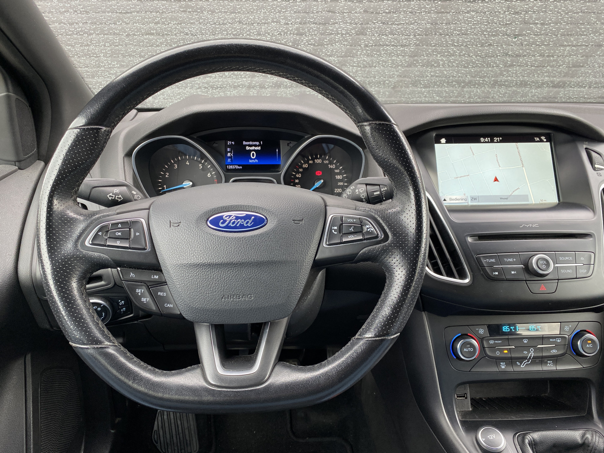 Ford Focus 1.5 ST-Line 150 pk | navigatie | cruise control | trekhaak | all season banden | carplay | parkeersensoren