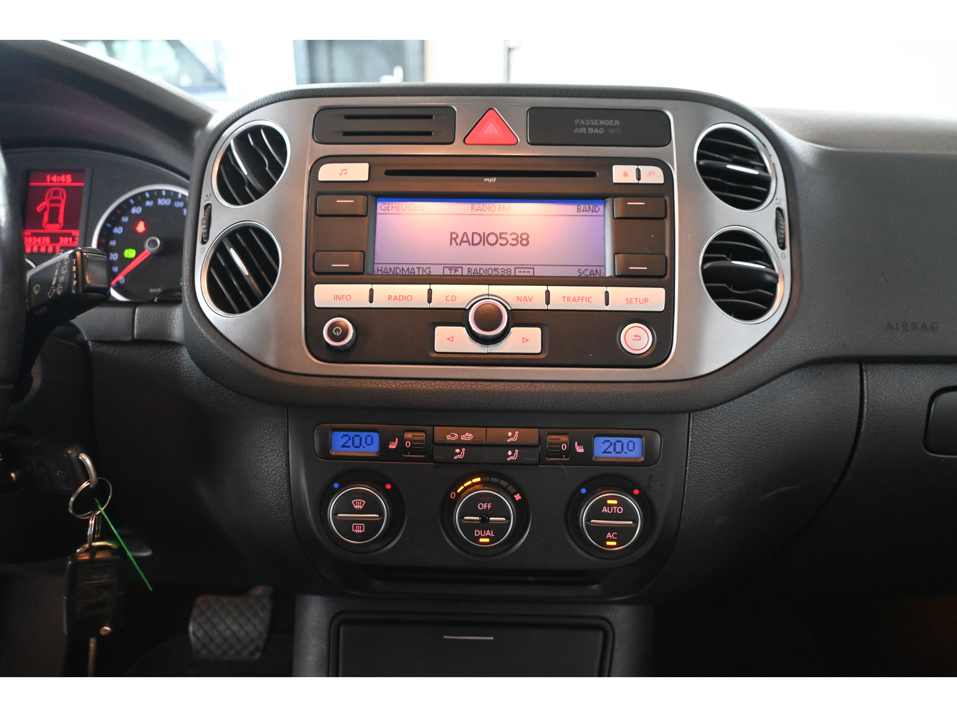 Volkswagen Tiguan 2.0 TDI Automaat DSG Sport&Style 4Motion Clima Cruise control Trekhaak Leder Lichtmetaal Inruil mogelijk