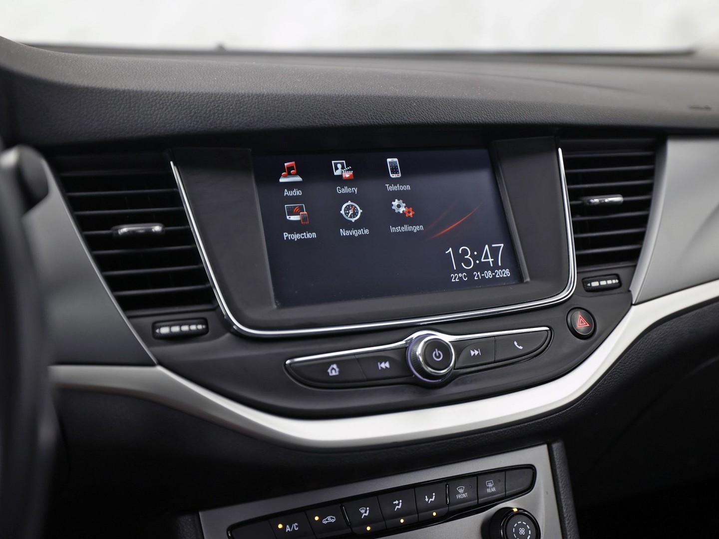 Opel Astra Sports Tourer 1.0 Turbo 120 Jaar Edition (APPLE CARPLAY, NAVIGATIE, LM VELGEN, PARKEERSENSOREN, SPORTSTOELEN, CRUISE, NIEUWE APK, NIEUWSTAAT)