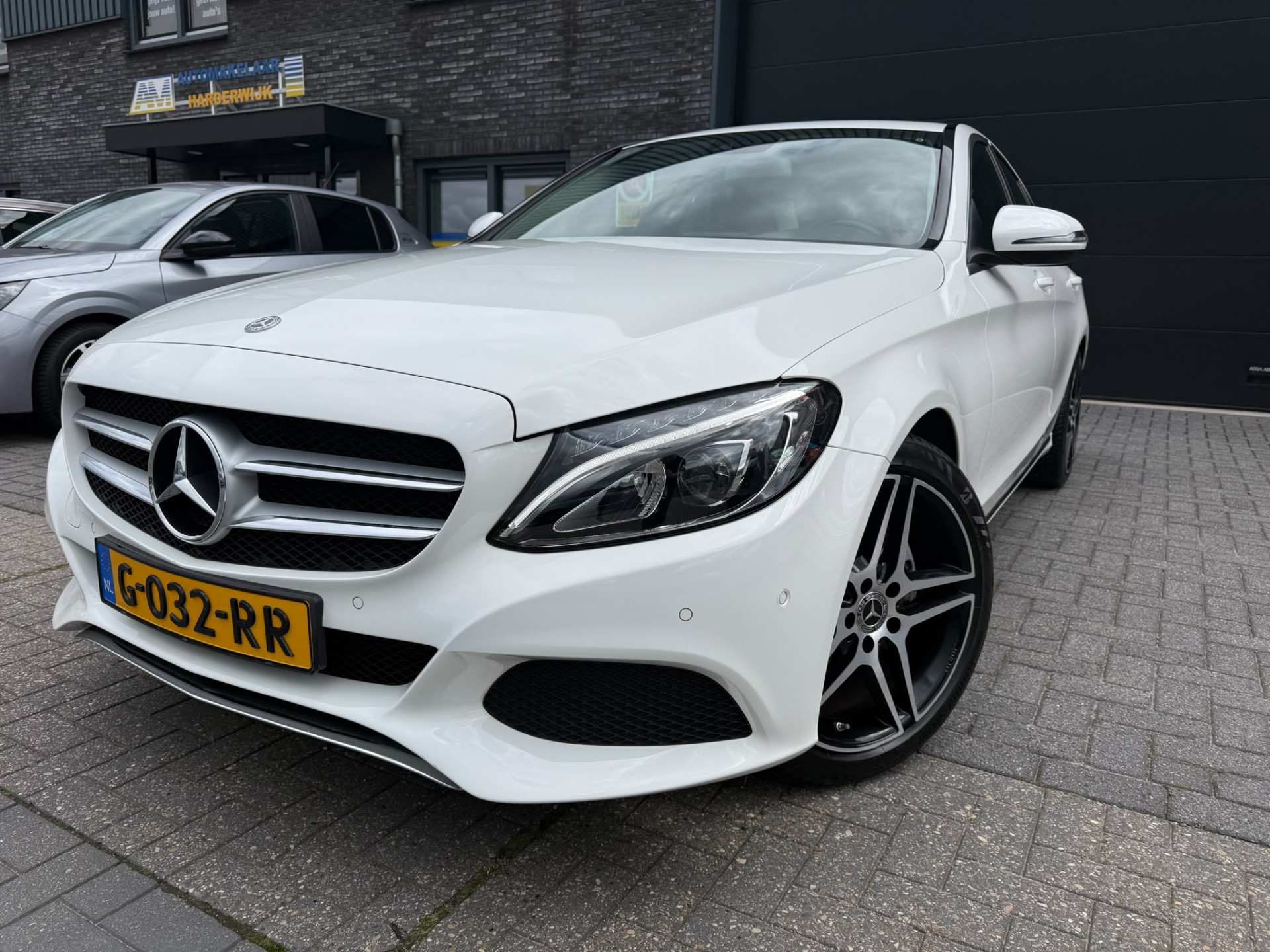 Mercedes-Benz C-klasse 200 Premium Plus | 1E EIGENAAR | 3/6/12MND GARANTIE| LED | CRUISE | SFEER | STOELVERWM. | NAVI |