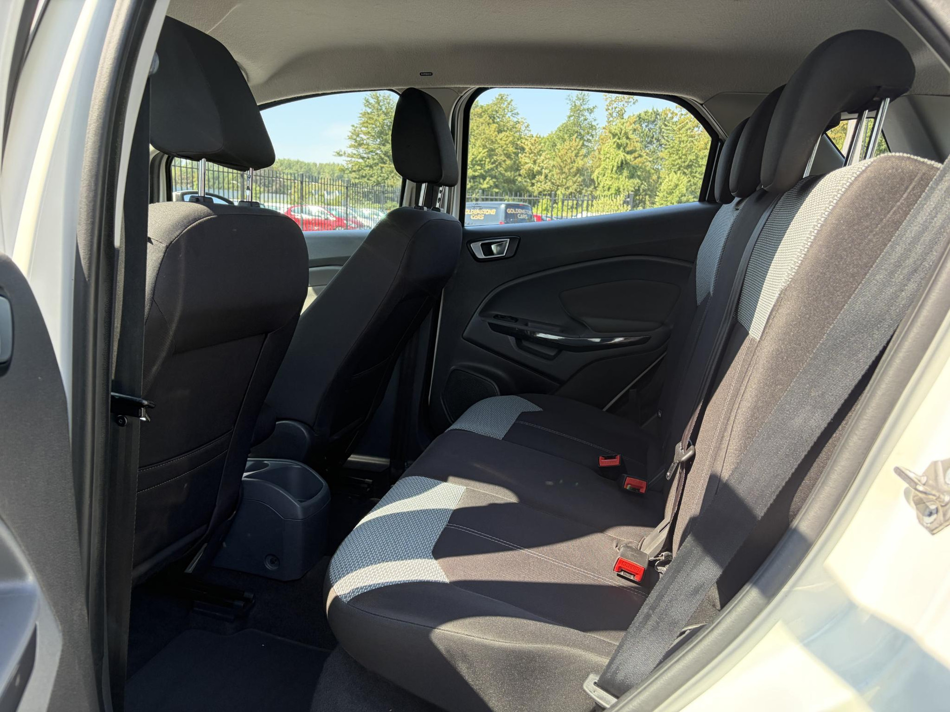 Ford EcoSport 1.0 EcoBoost Titanium Clima,Cruise,Pdc,Lm velgen,125pk,Bluetooth,N.A.P,Apk tot 09-2027