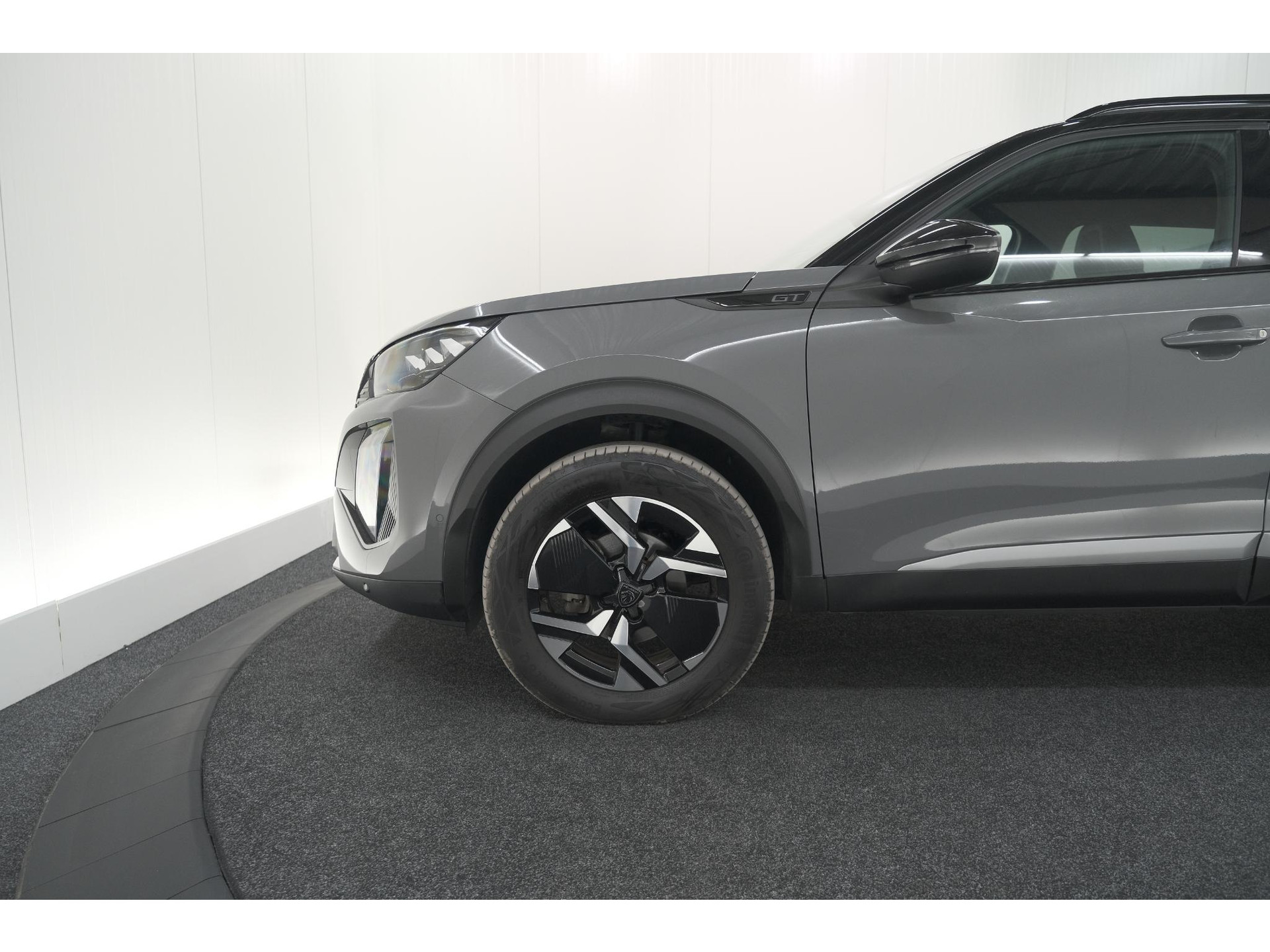 Peugeot 2008 PureTech 130 EAT8 GT | 360 Camera | Adaptieve Cruise Control | Stoelmaasage | Apple Carplay