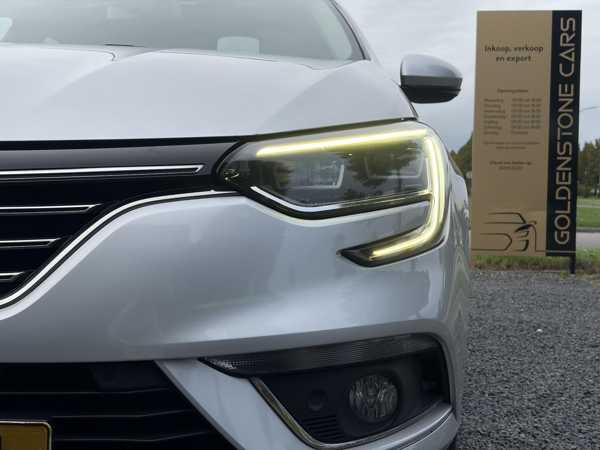 Renault Mégane Estate 1.2 TCe Bose ✓2 Eigenaar✓Pano✓Camera✓Net beurt gehad✓Navi✓Keyless✓Clima✓Cruise✓Leder✓131pk✓Pdc V+A✓6 Bak✓Rijstrooksensor✓Dodehoeksensor✓17'' Lm velgen✓N.A.P✓Apk tot 09-2027