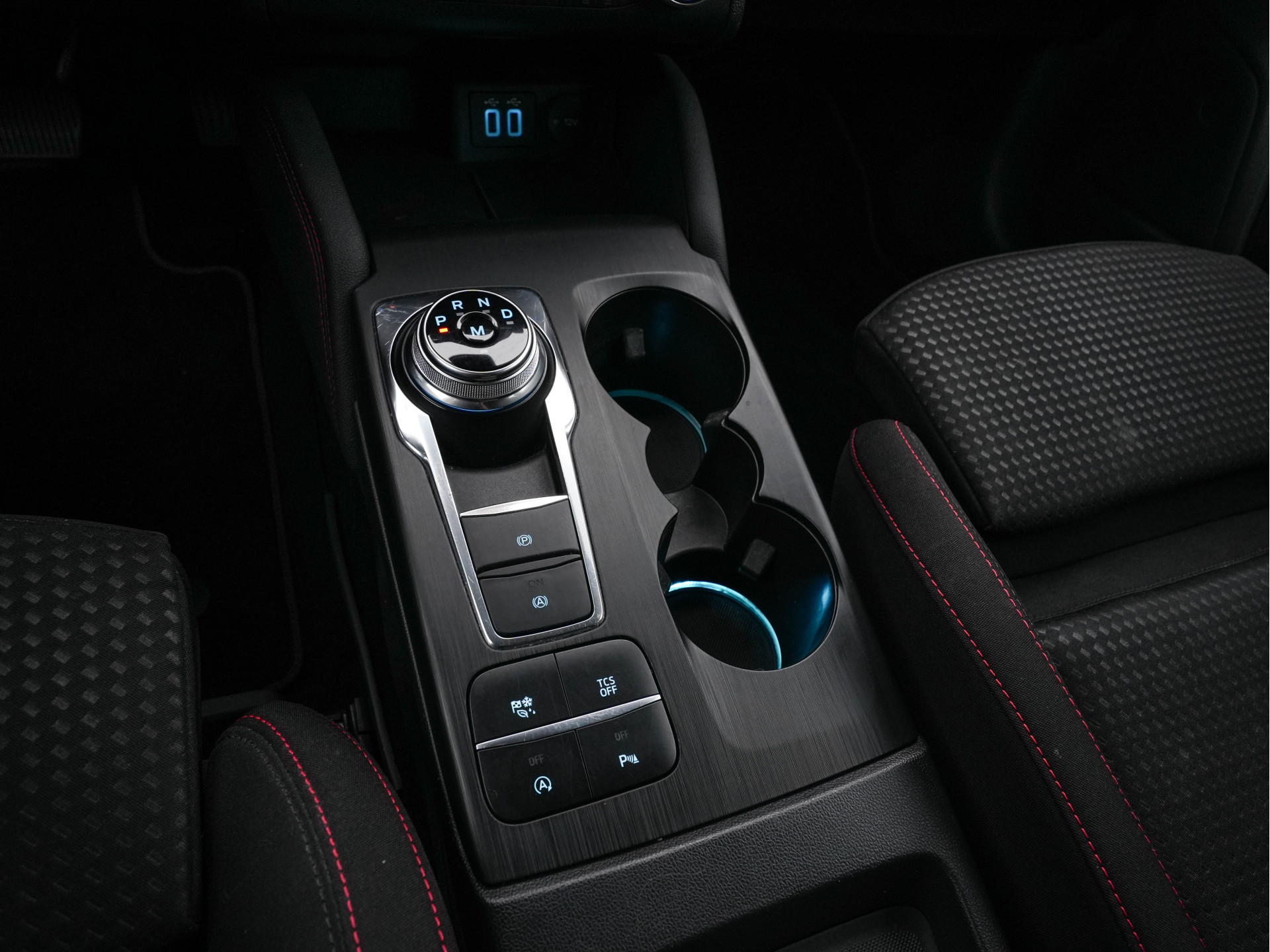 Ford Focus Wagon 2.0 ST-Line-X Business EcoBlue (INCL-BTW) Aut. *ADAPTIVE-CRUISE | DIGI-COCKPIT | KEYLESS | CAMERA | NAVI-FULLMAP | HEATED-SPORTSEATS | DAB+ | SHIFT-PADDLES | ECC | PDC | TOWBAR | 18''ALU*