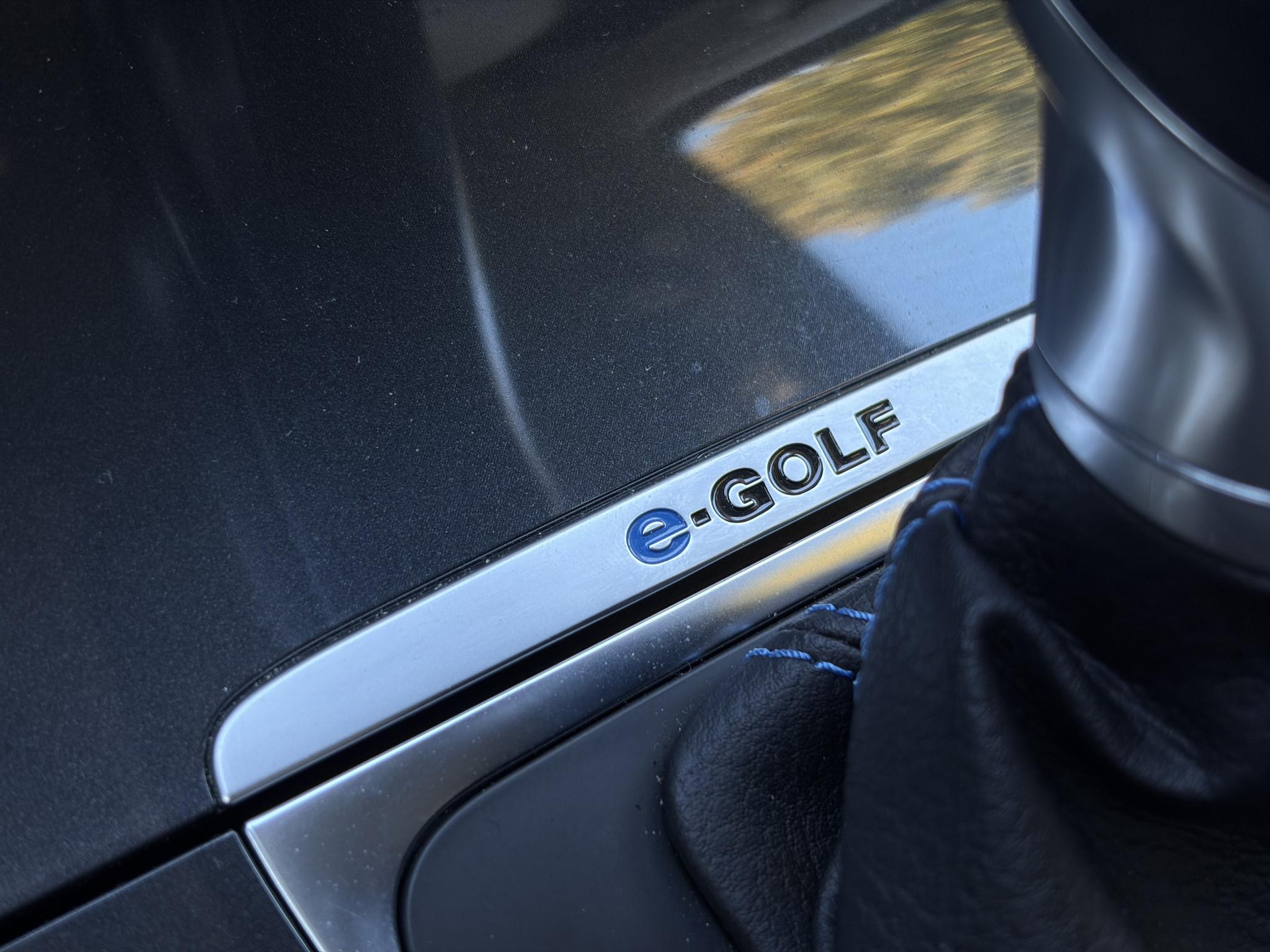 Volkswagen e-Golf e-Golf ✓SOH 88.57%✓Carplay✓Navi✓Leder✓Clima✓Cruise✓Pdc V+A✓LED✓16'' Lm velgen✓N.A.P✓Apk tot 02-2027
