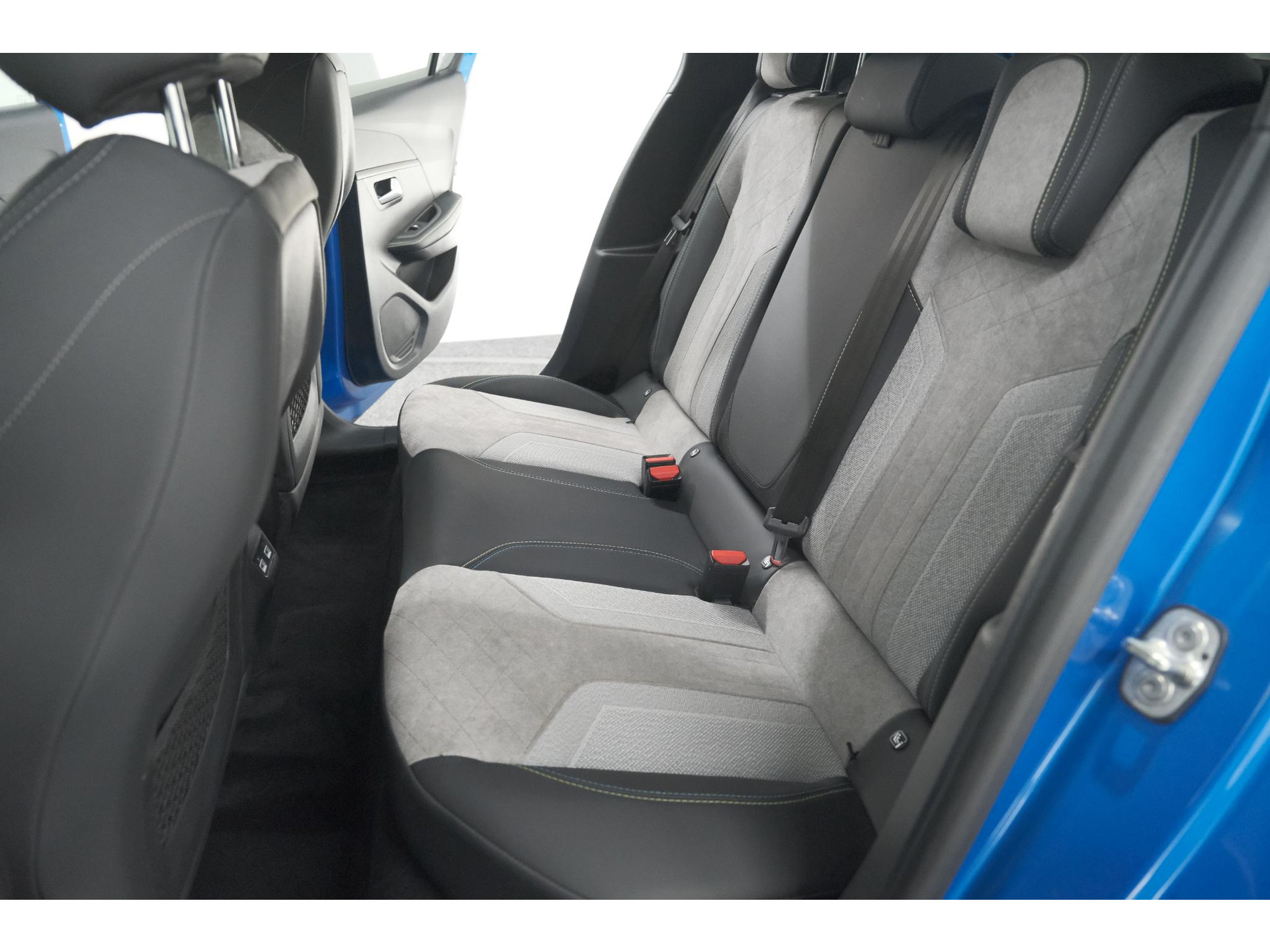 Peugeot e-208 EV GT Pack 50 kWh | Camera | Adapieve Cruise Control | Stoelverwarming | 3 FASE
