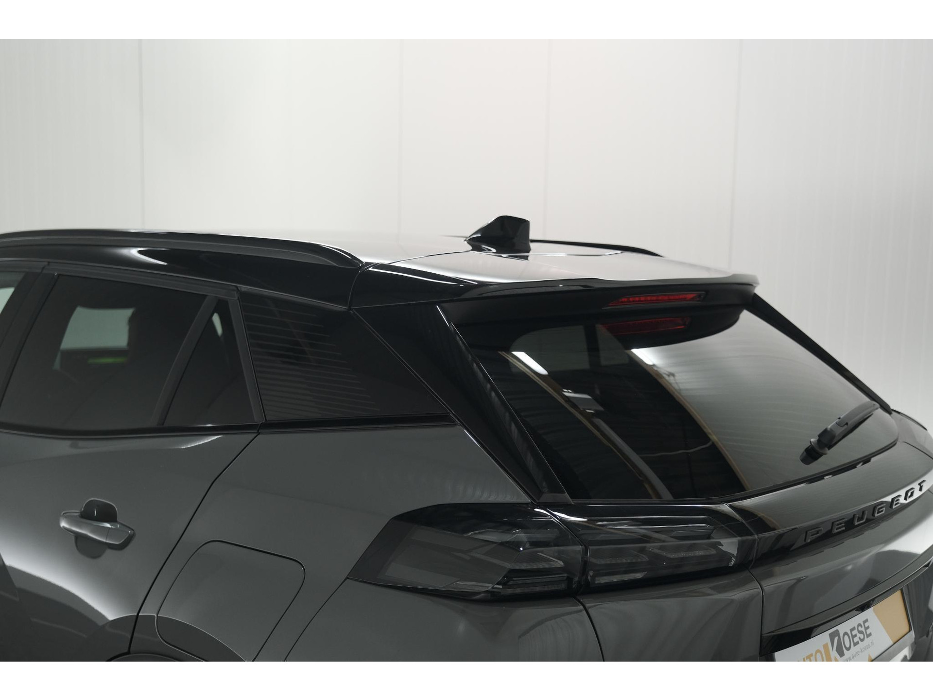 Peugeot 2008 PureTech 130 EAT8 GT | 360 Camera | Stoelmassage | Adaptieve Cruise Control | Dodehoekdetectie