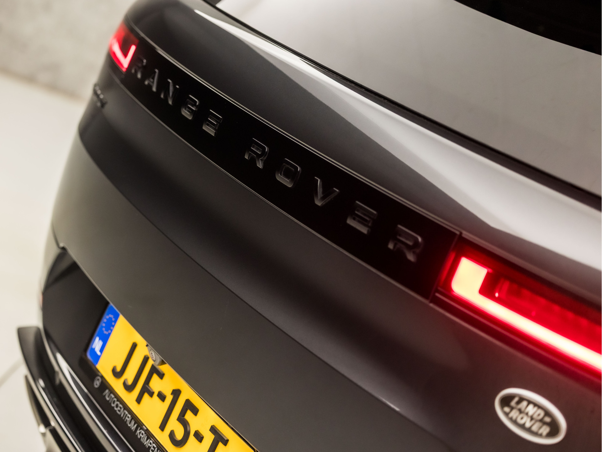 Land Rover Range Rover Sport 3.0 P460e Dynamic PHEV 441Pk Automaat (PANORAMADAK, LUCHTVERING, MERIDIAN AUDIO, STOELVERWARMING EN KOELING, 360 CAMERA, MEMORY SEATS, ADAPTIVE CRUISE, KEYLESS, NIEUWSTAAT)