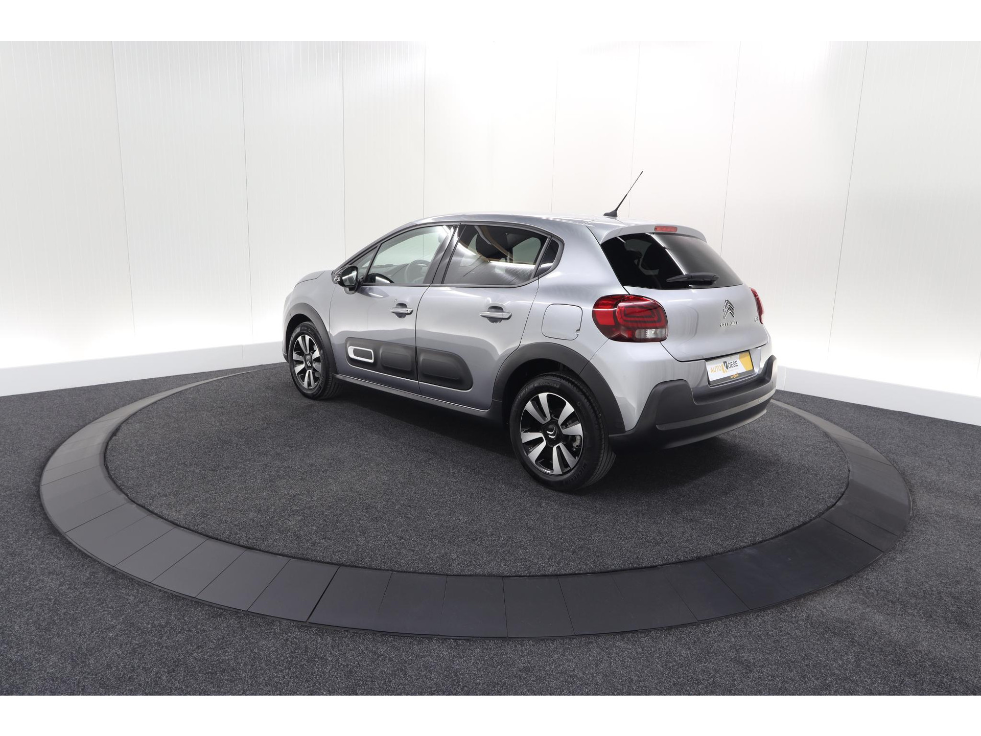 Citroen C3 PureTech 110 EAT6 Max | Apple Carplay | Parkeersensoren | Climate Control | 16 Inch Lichtmetalen Velgen
