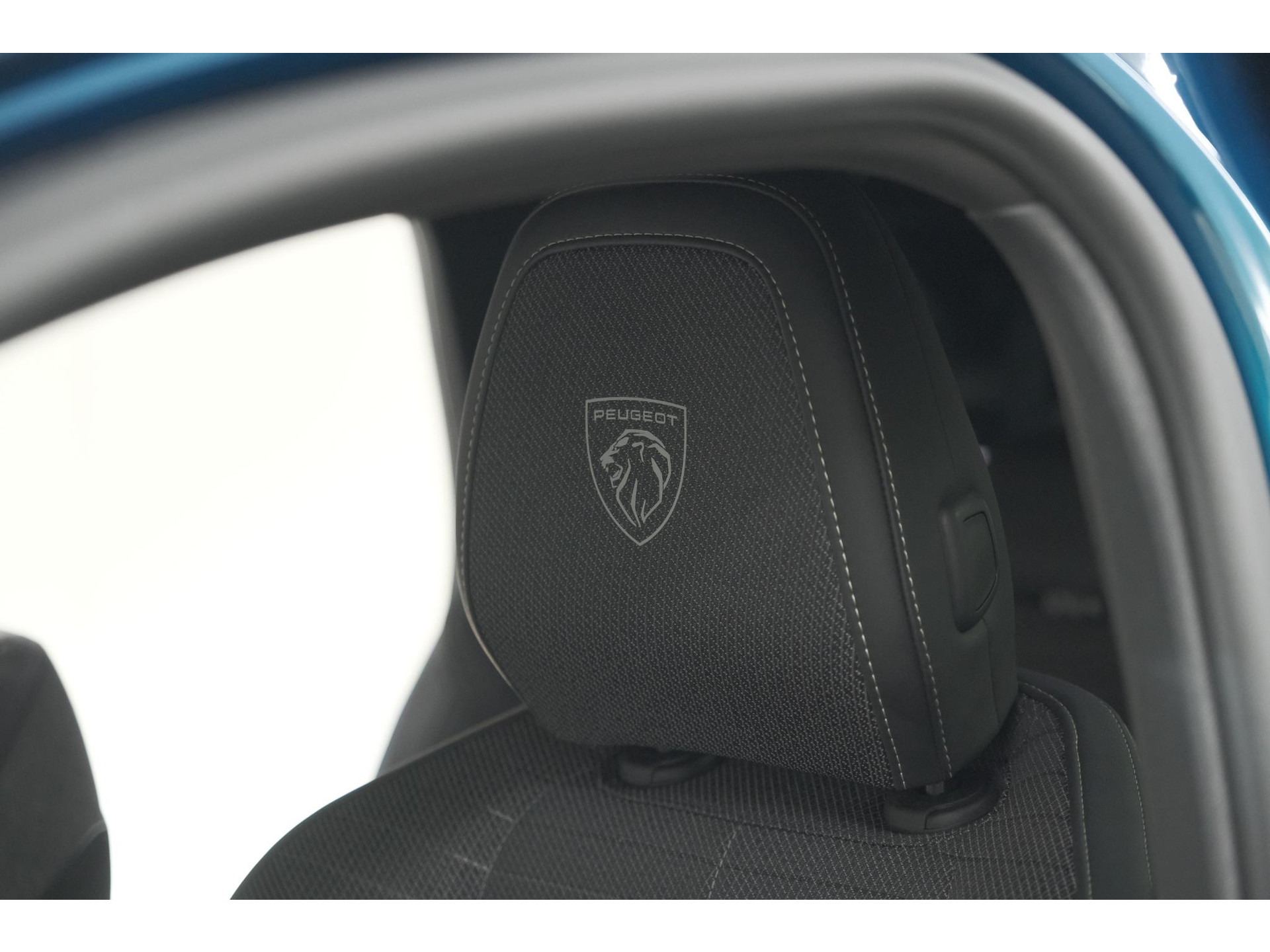 Peugeot 5008 1.2 Hybrid 136 GT | Adaptieve Cruise Control | Camera | Elektrische Kofferklep | Stoelverwarming