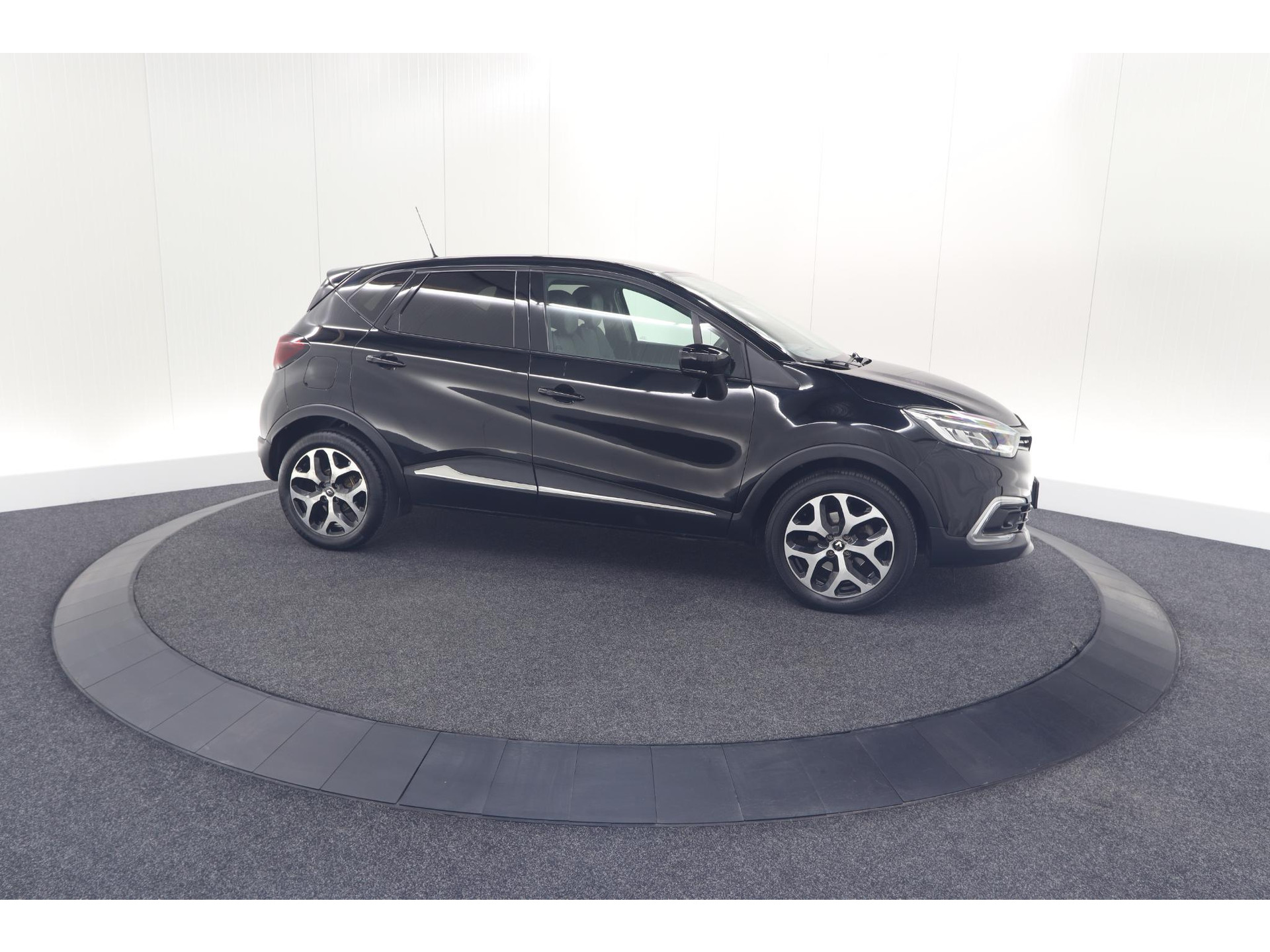 Renault Captur TCe 130 Intens | Camera | Navigatie | Parkeersensoren | Climate Control