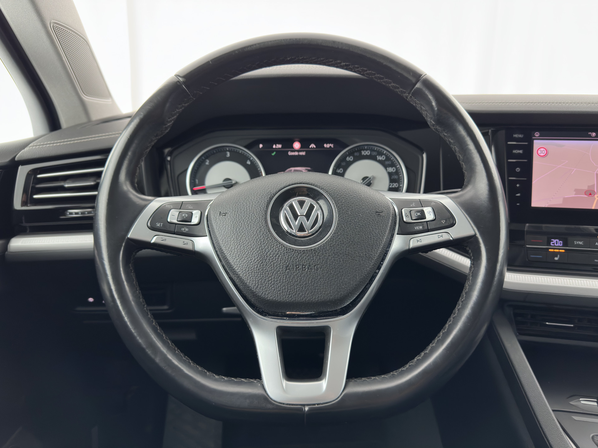 Volkswagen Touareg 3.0 TDI R-Line (INCL-BTW) Aut. *LUXURY-LEATHER | FULL-LED | BLIND-SPOT | HEATED-COMFORTSEATS | AIR-SUSPENSION | KEYLESS | CAMERA | NAVI-FULLMAP | PRIVACY-GLASS | ADAPTIVE-CRUISE |  SHIFT-PADDLES | TOWBAR*