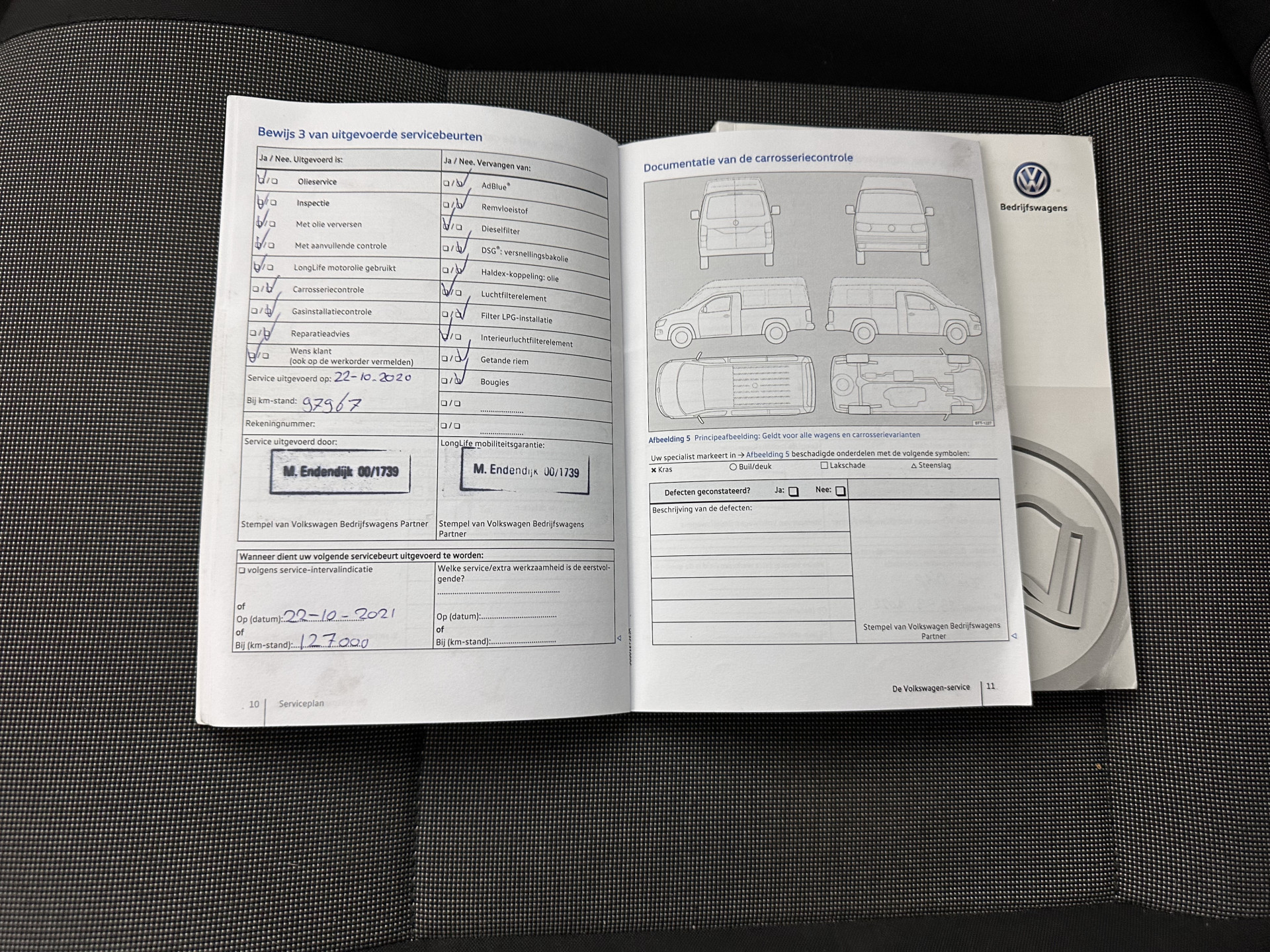 Volkswagen Transporter 2.0 TDI L1H2 Comfortline *NAVI-FULLMAP | AIRCO | CRUISE | CAMERA | INVENTER | DAB | PARKINGHEATER | COMFORTSEATS | PDC | TOWBAR*