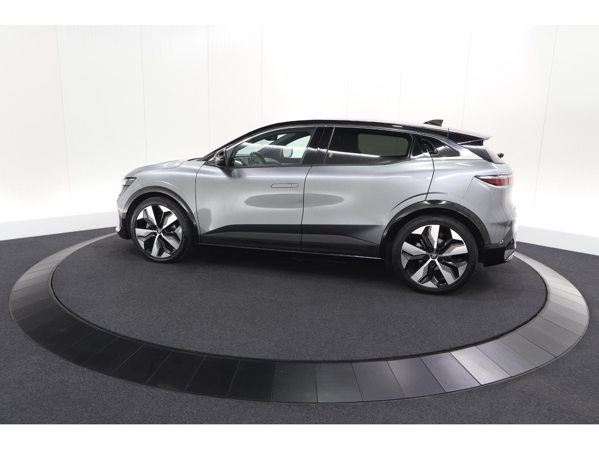 Renault Megane E-Tech EV40 Boost Charge Techno | SOH 95,5% | Camera | Apple Carplay | Parkeersensoren