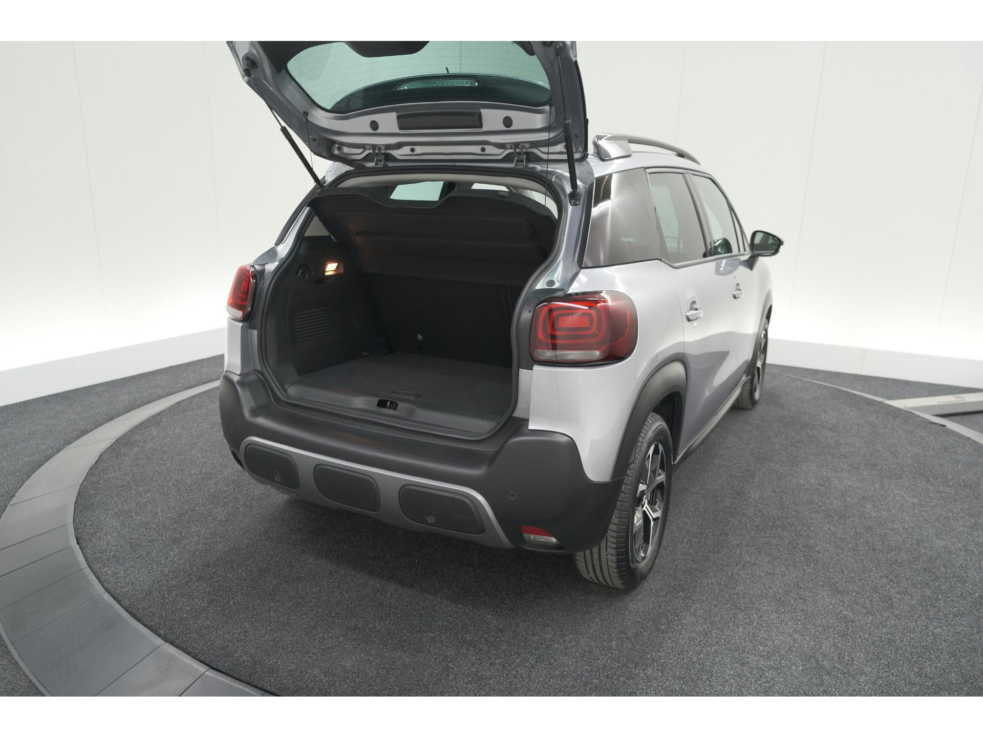 Citroen C3 Aircross PureTech 130 EAT6 Max | Parkeersensoren | Stoelverwarming | Apple Carplay | 16 Inch Lichtmetalen Velgen