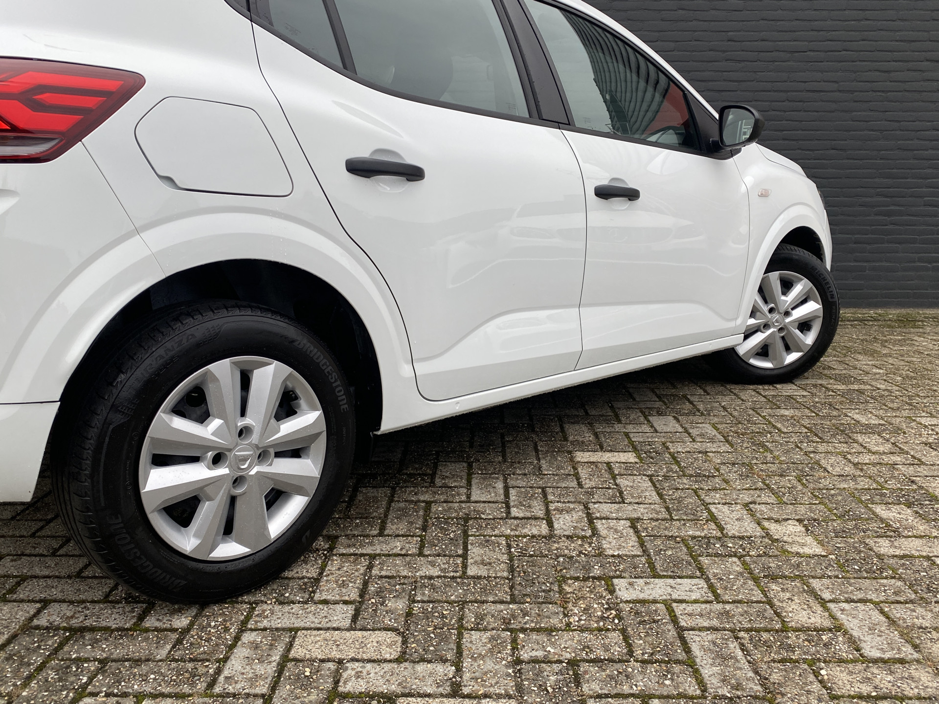 Dacia Sandero 1.0 TCe LPG 100 ECO-G Essential | 1e eigenaar | dealer onderhouden | airco | cruise control | dab audio | BTW auto