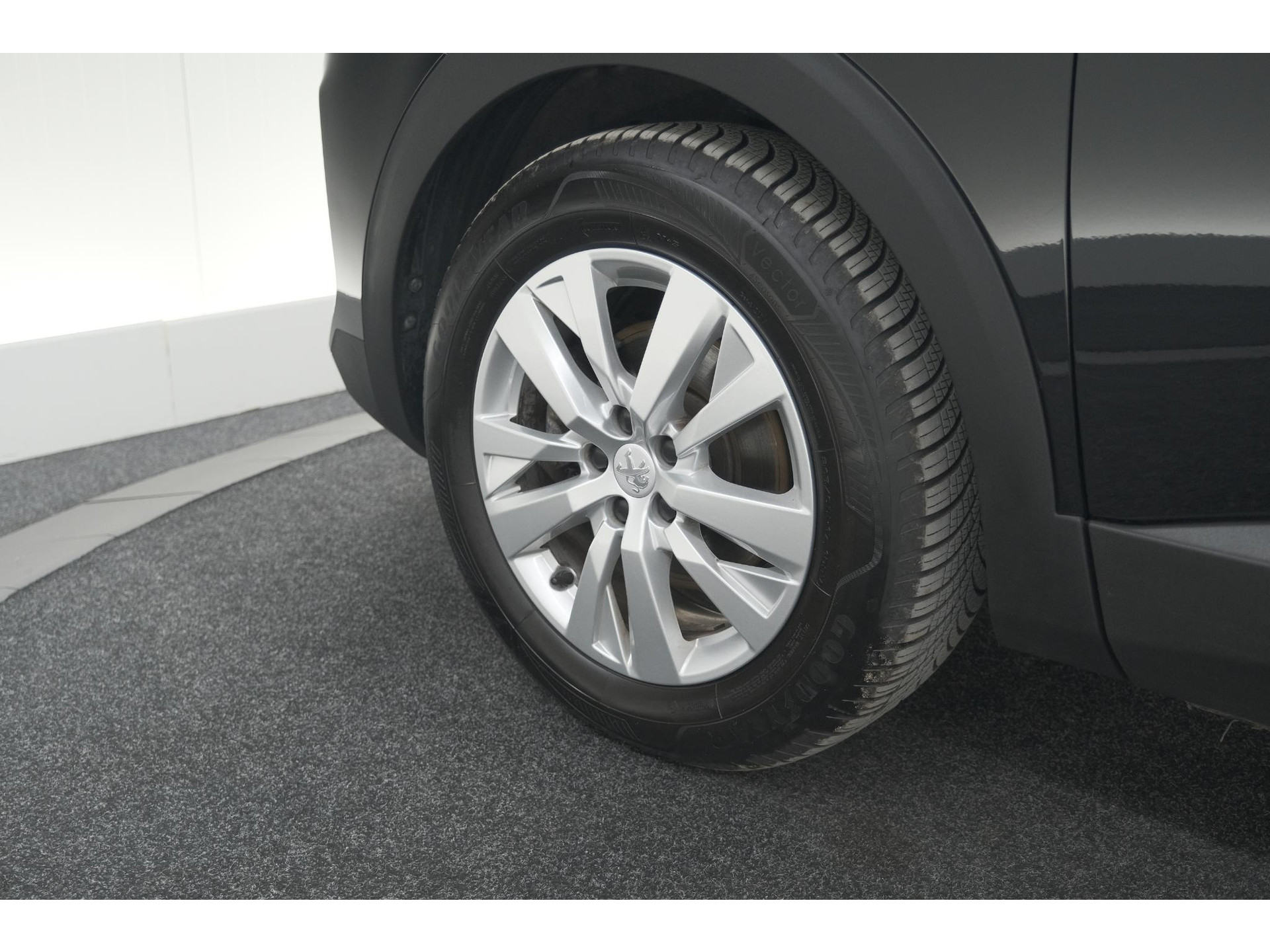 Peugeot 5008 PureTech 130 EAT8 Active Pack Business | 7 Zitplaatsen | Camera | Navigatie | Apple Carplay | Parkeersensoren