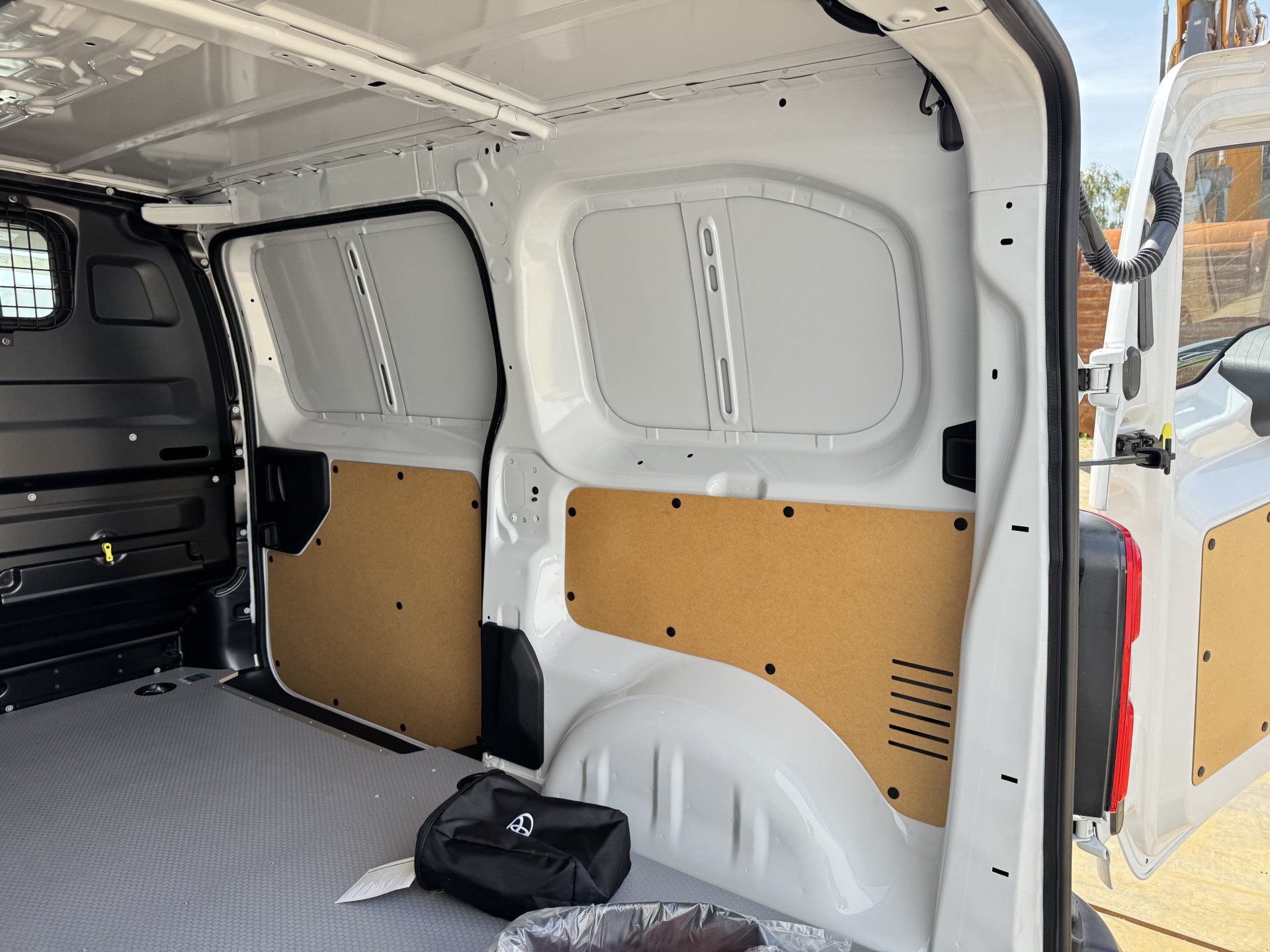 Toyota Proace Electric 75kWh Nieuw! Elektrisch L1 348km WLTP Snelladen Climate Control Cruise Control Camera Parkeersensoren v+a
