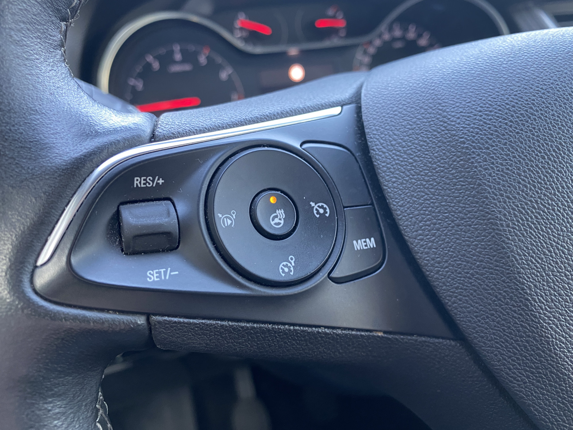 Opel Grandland X 1.2 Turbo Business Executive 130 pk | 1e eigenaar | dealer onderh. | leder interieur | navigatie | camera | carplay