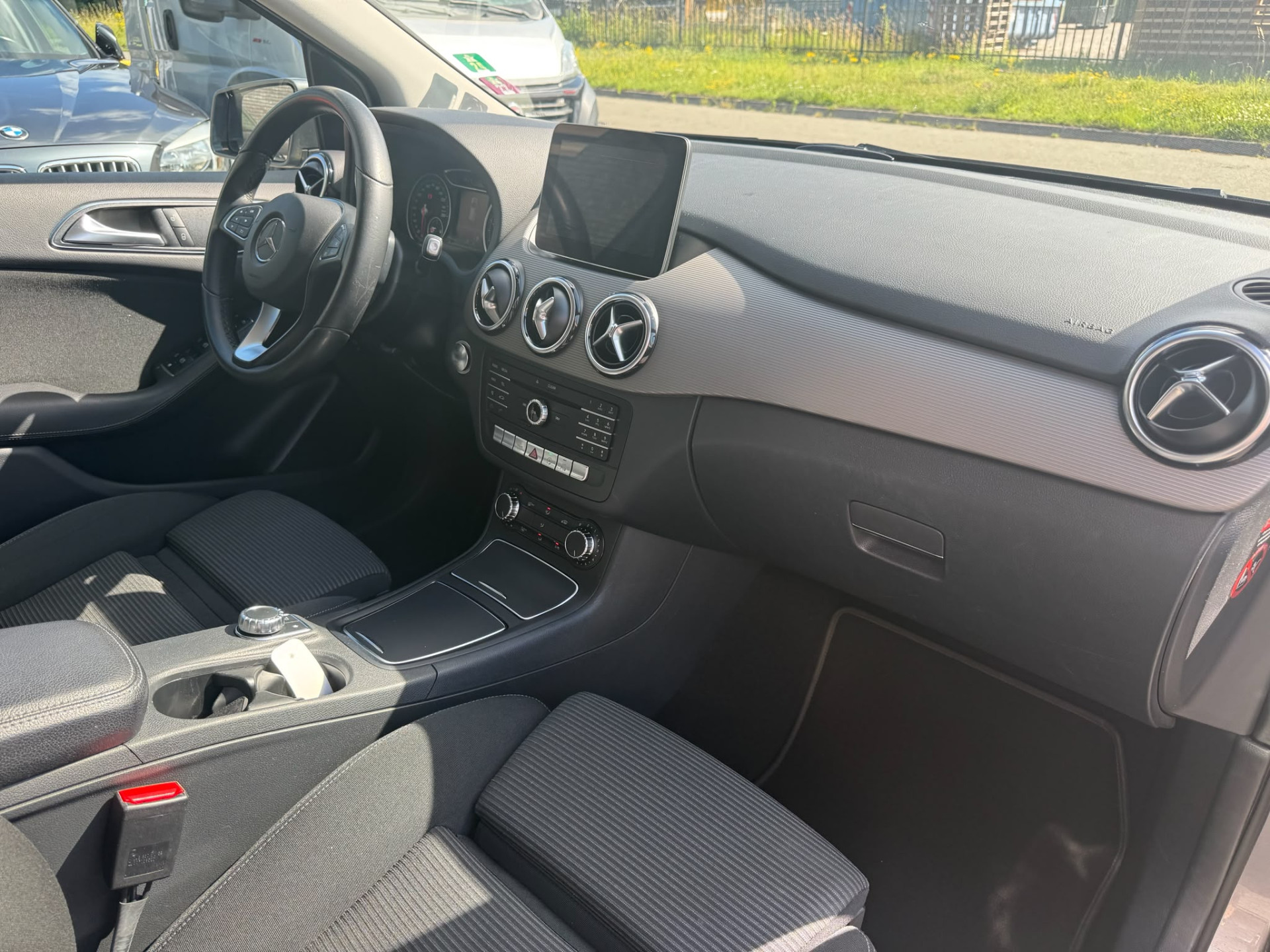 Mercedes-Benz B-klasse 180 Ambition | 1E EIGENAAR | 3/6/12MND GARANTIE | NAVI | LED | AICRO | CRUISE | TREKHAAK |