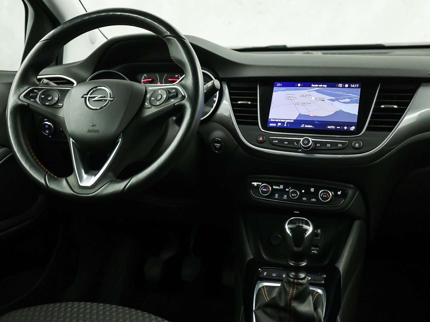 Opel Crossland X 1.2 Turbo Innovation (APPLE CARPLAY, GROOT NAVI, CLIMATE, 360 CAMERA, STUUR/STOELVERWARMING, SPORTSTOELEN, GETINT GLAS, CRUISE, NIEUWSTAAT)
