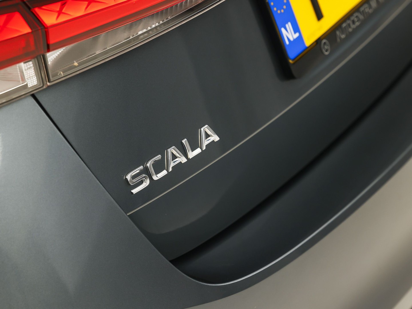 Škoda Scala 1.0 TSI Sport (CRUISE, GETINT GLAS, SPORTSTOELEN, LED KOPLAMPEN, ELEK PAKKET, NIEUWE APK, NIEUWSTAAT)