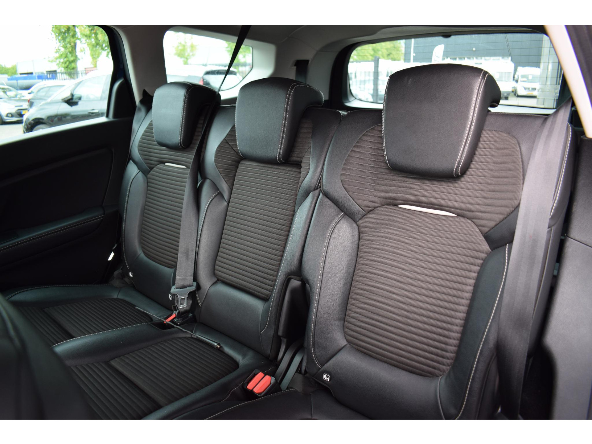 Renault Grand Scénic 1.3 TCe Intens 7p. | Trekhaak | Half Leer | Stoelverw. | Bose
