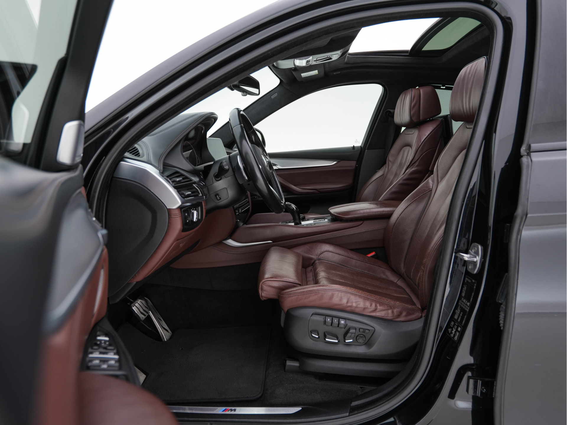 BMW X6 xDrive40d M-Sportpack High Executive Aut. *PANO | LUXURY-LEATHER | BANG/OLUFSEN-SURROUND | HEAD-UP | SOFT-CLOSE | FULL-LED | MEMORY-PACK | DIGI-COCKPIT | KEYLESS | CAMERA | NAVI-FULLMAP | HEATED-SPORTSEATS | 21"ALU*