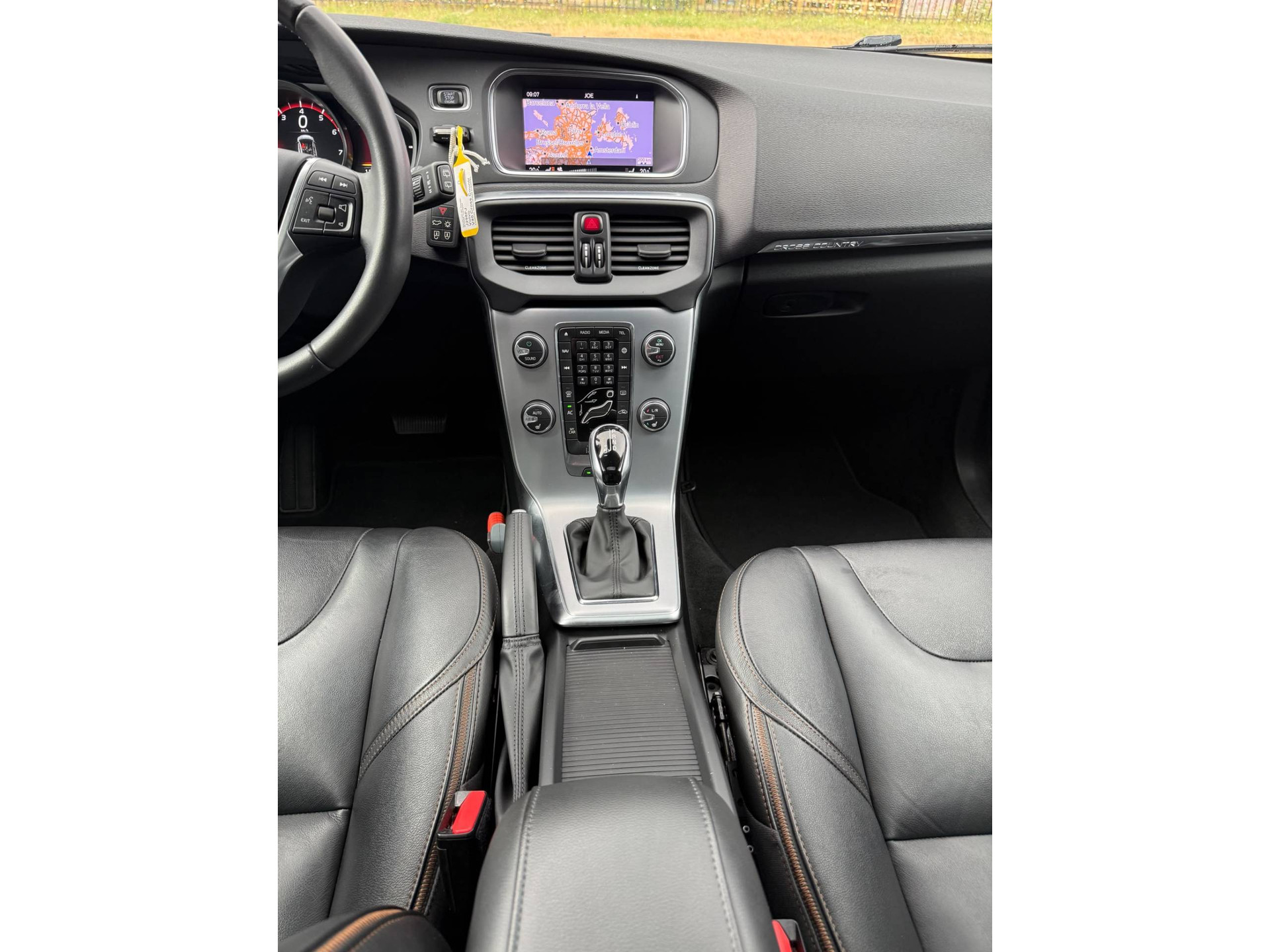 Volvo V40 Cross Country 1.5 T3 Summum | 2E EIGENAAR | 3/6 of 12 MND GARANTIE | PANO DAK | CAMERA | NAVI | MEMORY |