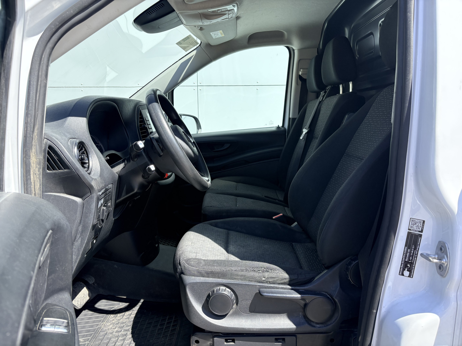 Mercedes-Benz eVito 112 66kWh L2 Elektrisch 95.8% (SOH) 280-WLTP 80kw Snelladen Climate Control Cruise Control Camera Stoelverwarming Parkeersensoren