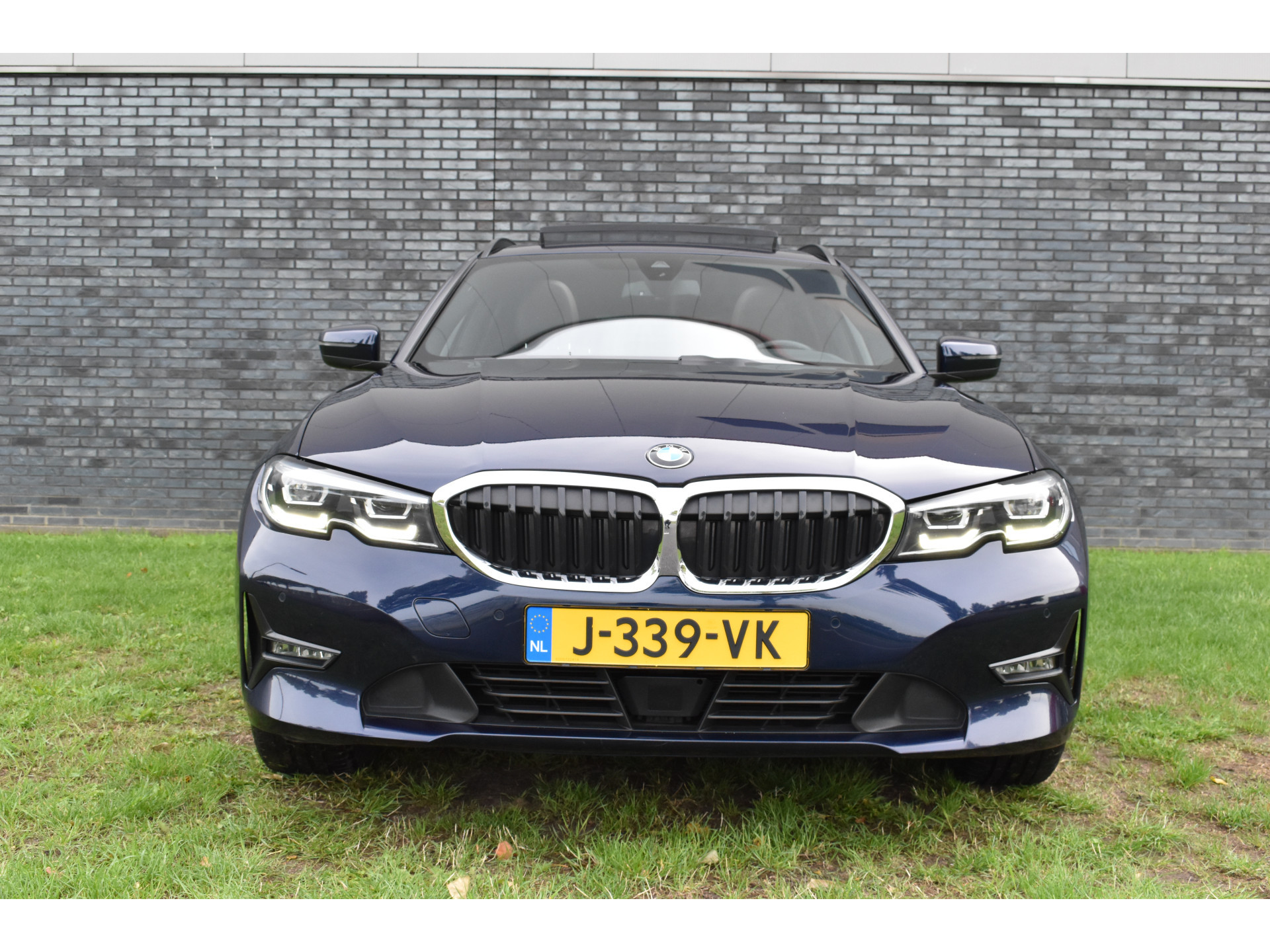 BMW 3-serie Touring 330e Business Edition Plus Plugin-hybride Pano Leder