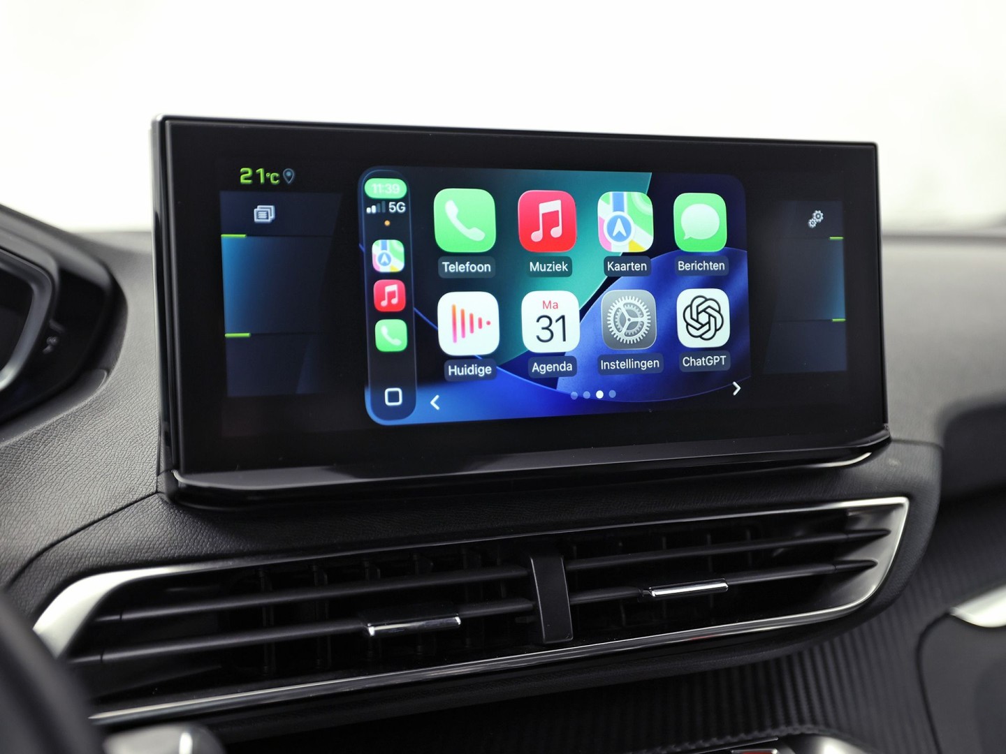 Peugeot 3008 1.6 HYbrid 225 Allure Sport 225Pk Automaat (APPLE CARPLAY, GROOT NAVI, 99% SOH, 360 CAMERA, LEDER, SPORTSTOELEN, ZWART HEMEL, GETINT GLAS, NIEUWSTAAT)