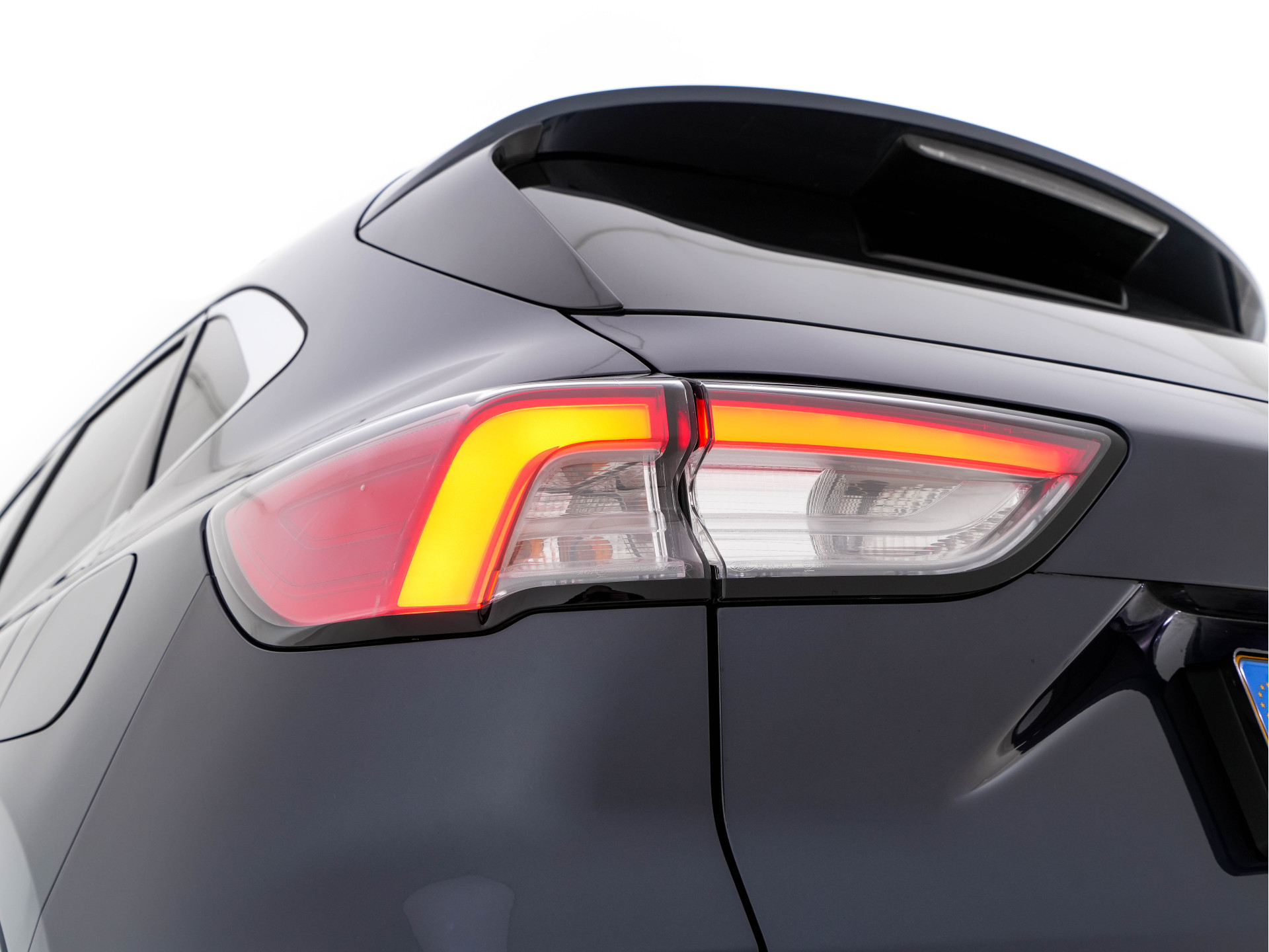 Ford Kuga 2.5 PHEV Vignale (Plug-In) (INCL-BTW) Aut. *PANO | LEATHER | DIGI-COCKPIT | FULL-LED | BANG/OLUFSEN-AUDIO |  HEAD-UP | KEYLESS | DAB | CARPLAY | NAVI-FULLMAP | MEMORY-PACK | HEATED-COMFORTSEATS | LANE-ASSIST | .