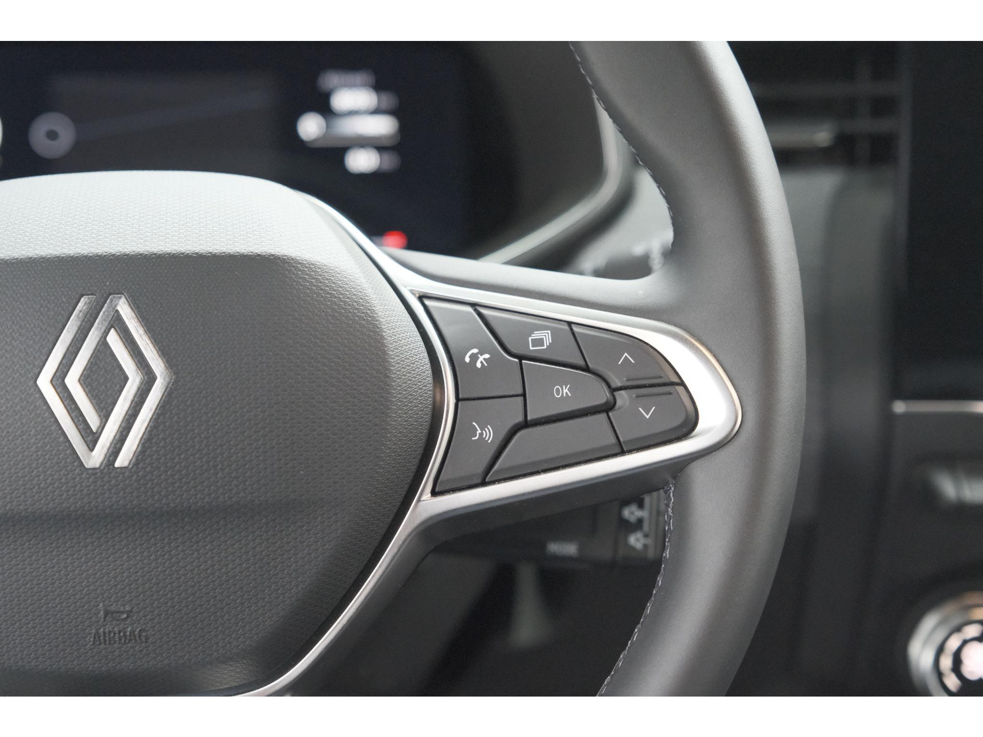 Renault Clio TCe 90 GPF techno | 360 Camera | Adaptieve Cruise Control | Navigatie | 9.3 Inch Groot Scherm